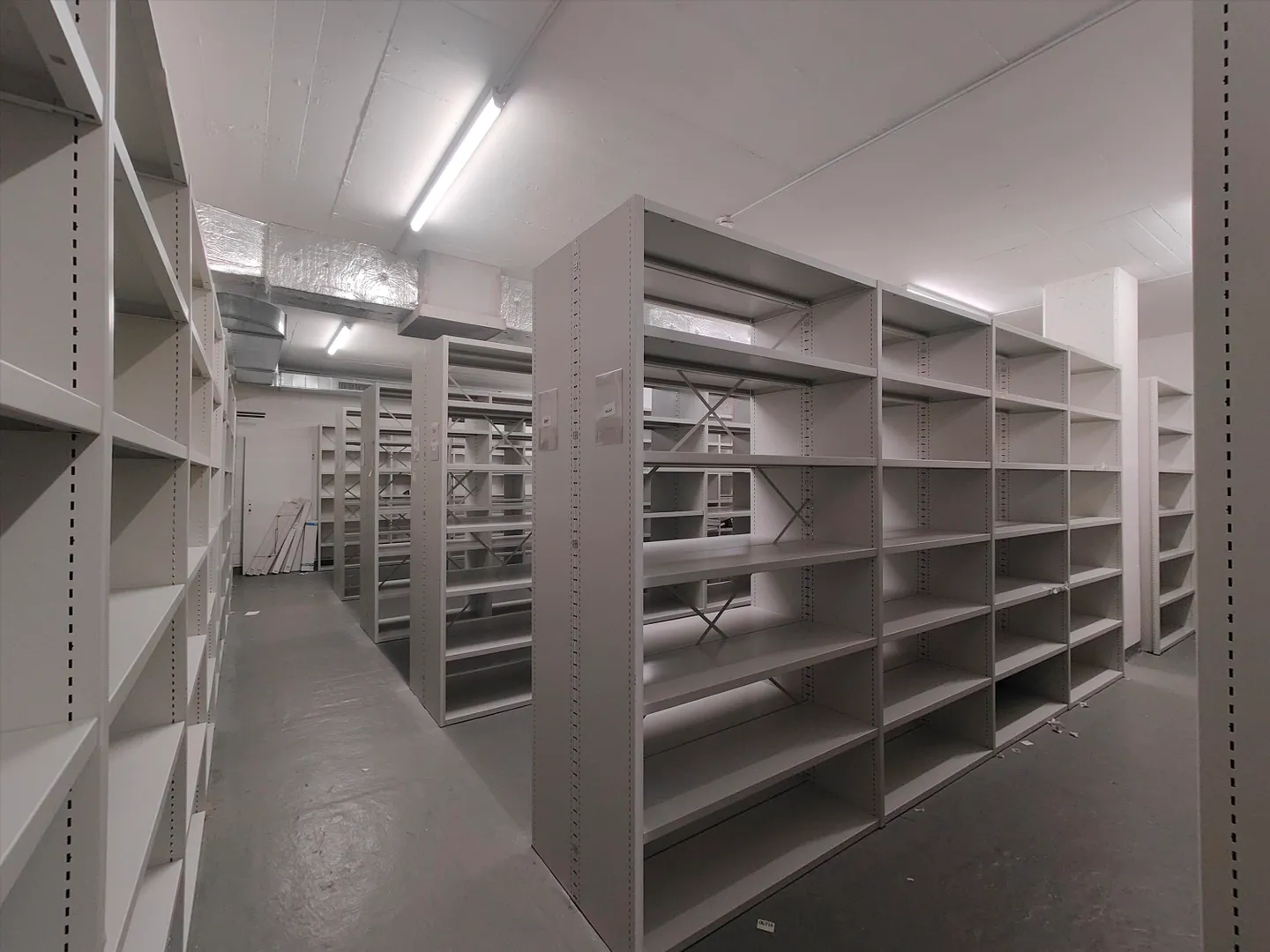 Beaucoup d'espace pour vos documents - Photo 1 sur 2