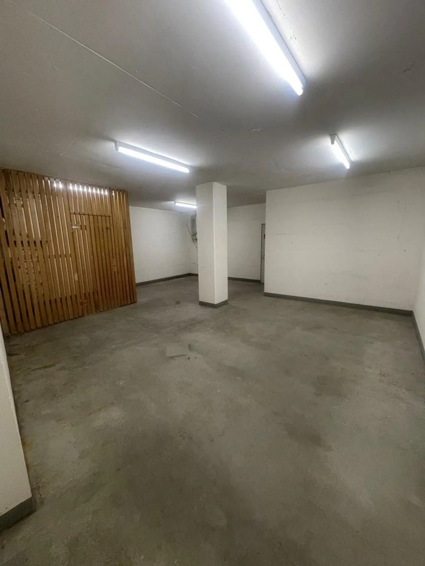 Deposito di 52m2 in affitto vicino al centro di Neuchâtel - Foto 2 di 2