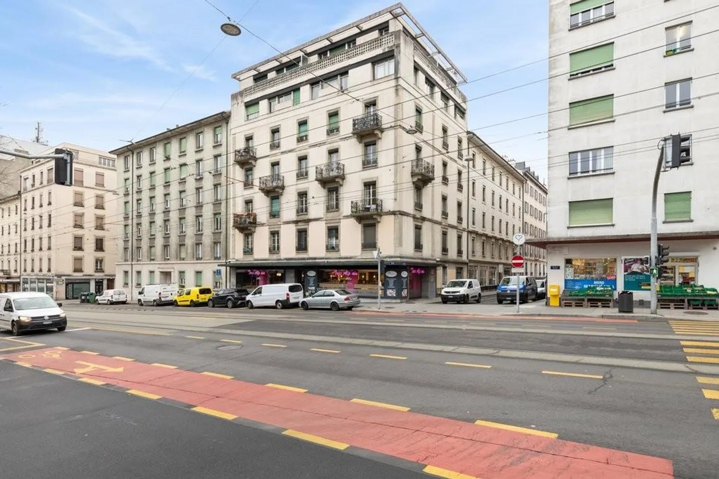 Deposito in centro città e a due passi dalla Stazione Cornavin - Foto 1 di 2