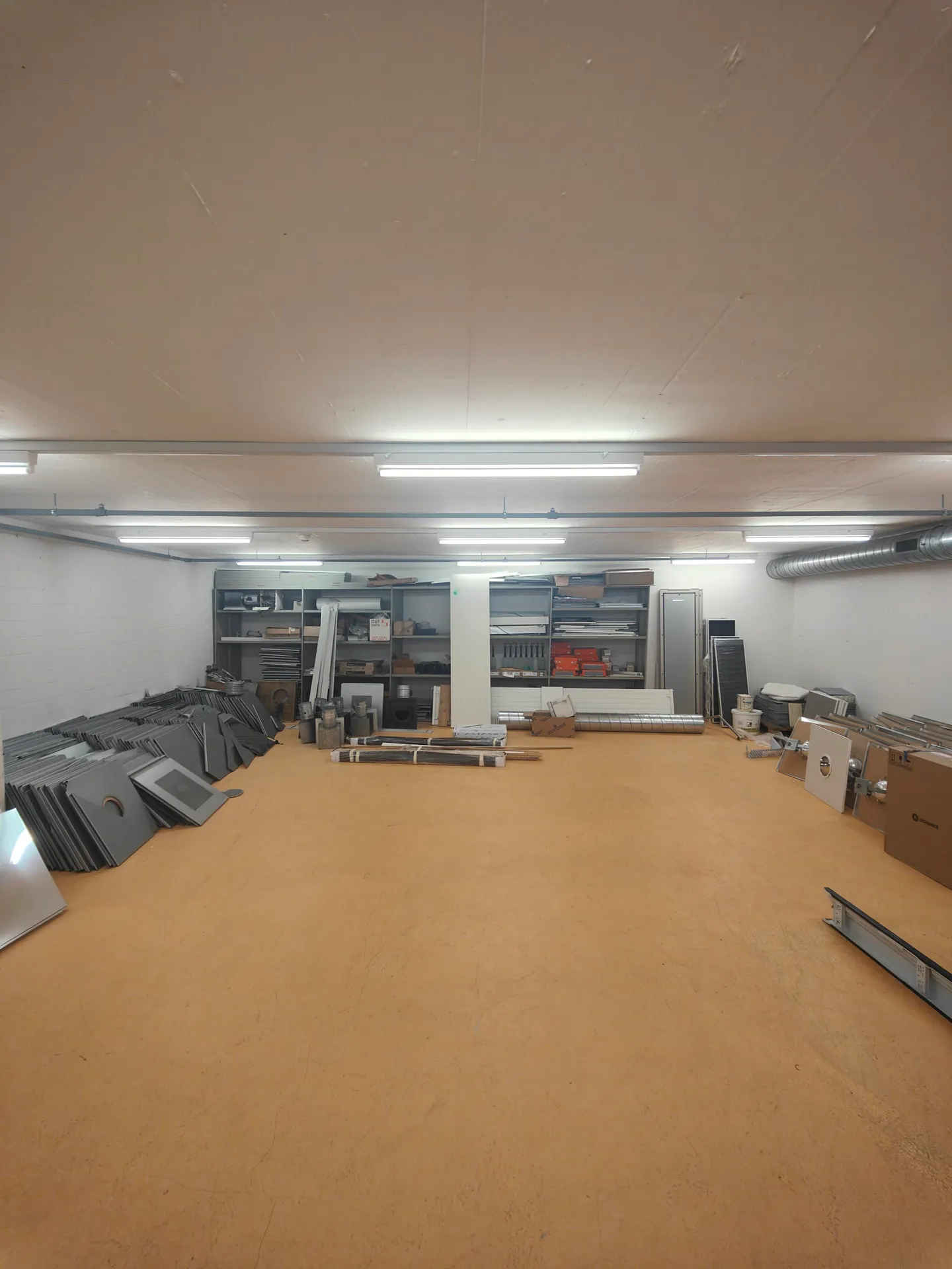 85.8m2 Storage Room Schaffhausen - Stauffacherstrasse 36 - Photo 1 of 10