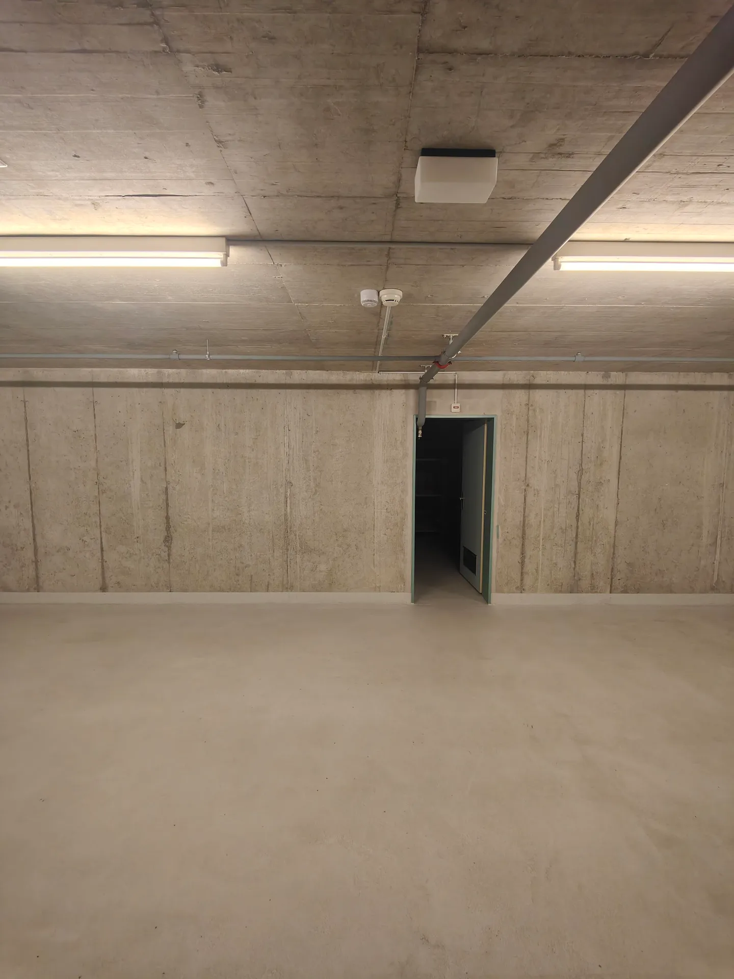104m2 Storage Room Schaffhausen - Stauffacherstrasse 36 - Photo 3 of 10