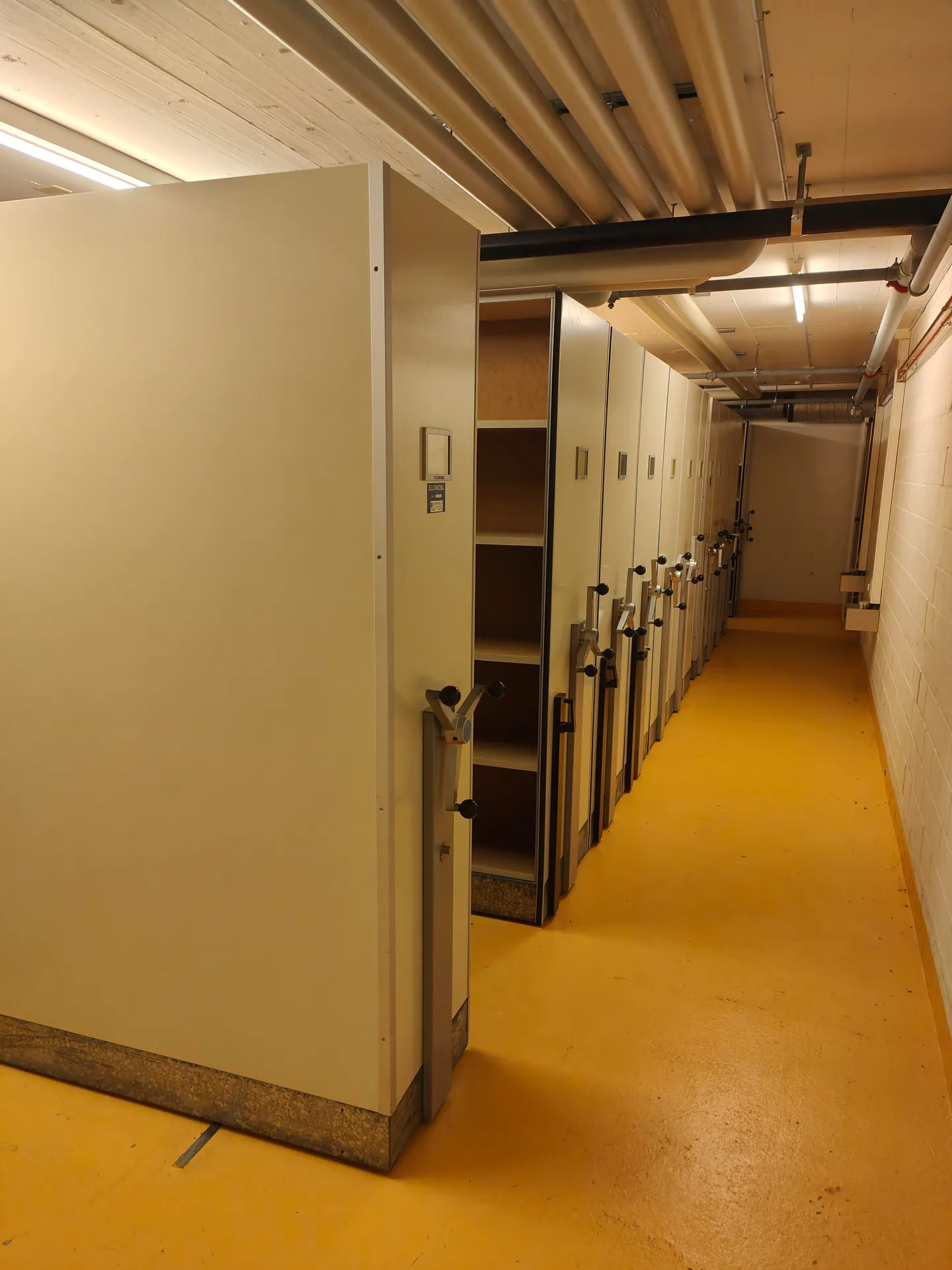 107m2 Archive (Storage Room) Schaffhausen - Stauffacherstrasse 36 - Photo 3 of 5
