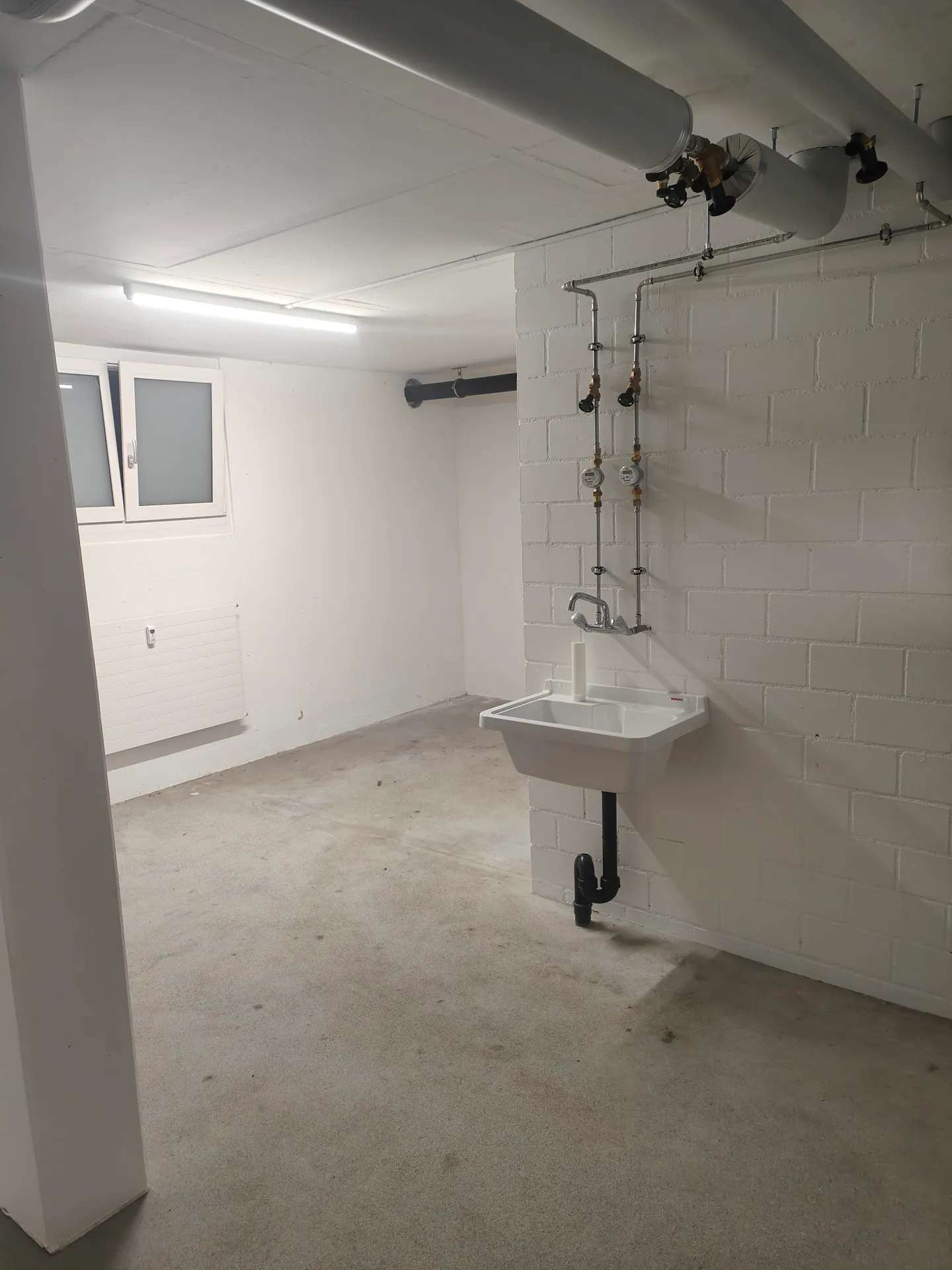 23.7m2 Salle de stockage Suhr - Gönhardweg 11A (DISPONIBLE À PARTIR DE MI-SEPTEMBRE) - Photo 9 sur 13