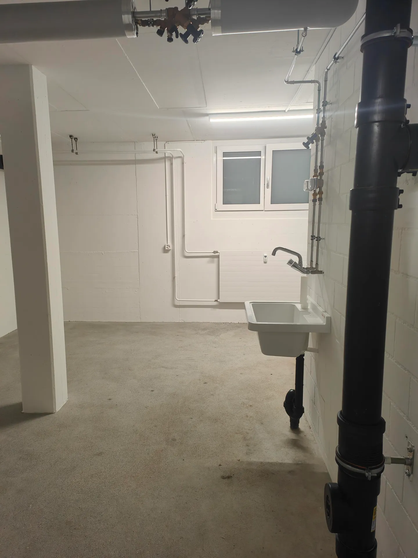 23.7m2 Salle de stockage Suhr - Gönhardweg 11A (DISPONIBLE À PARTIR DE MI-SEPTEMBRE) - Photo 11 sur 13