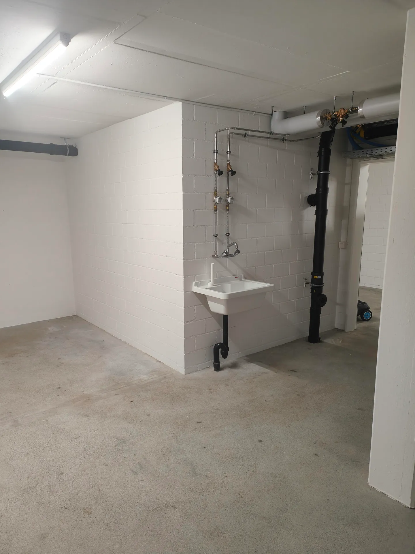 23.7m2 Salle de stockage Suhr - Gönhardweg 11A (DISPONIBLE À PARTIR DE MI-SEPTEMBRE) - Photo 1 sur 13