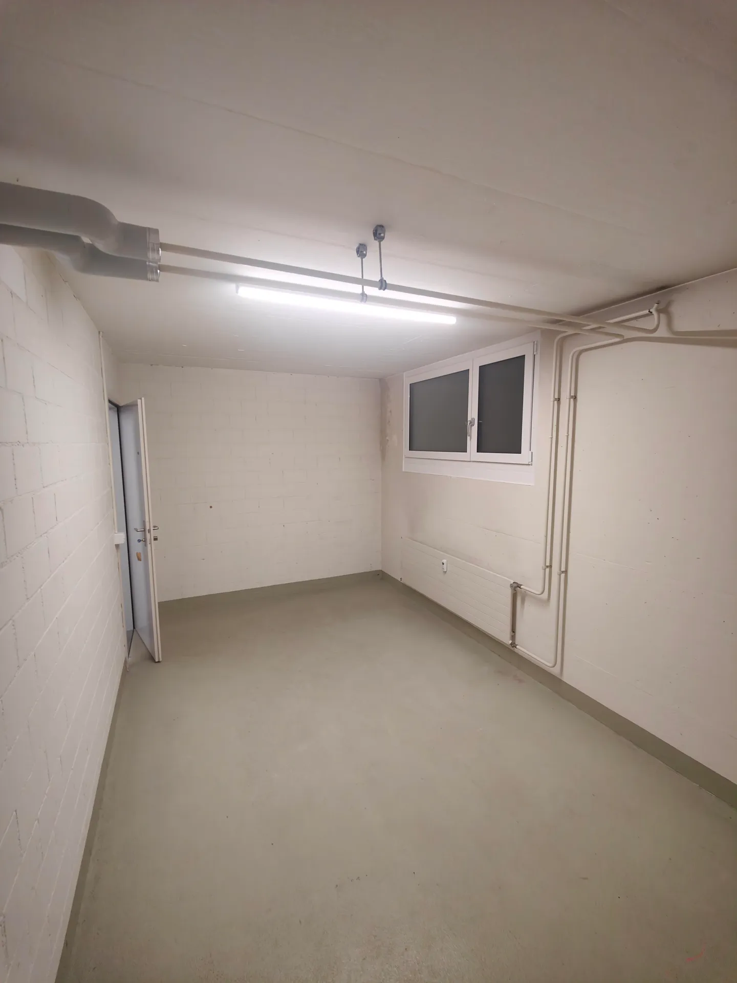 13.2m2 Storage Room Suhr - Gönhardweg 13B (AVAILABLE FROM EARLY OCTOBER) - Photo 4 of 8