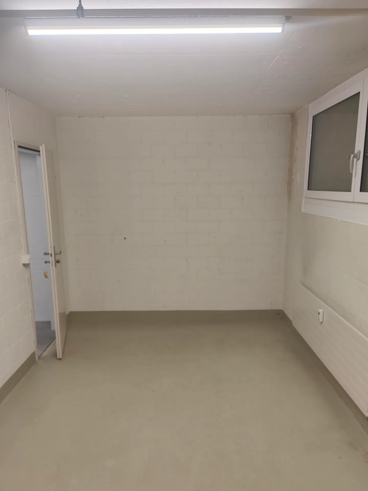 13.2m2 Storage Room Suhr - Gönhardweg 13B (AVAILABLE FROM EARLY OCTOBER) - Photo 6 of 8