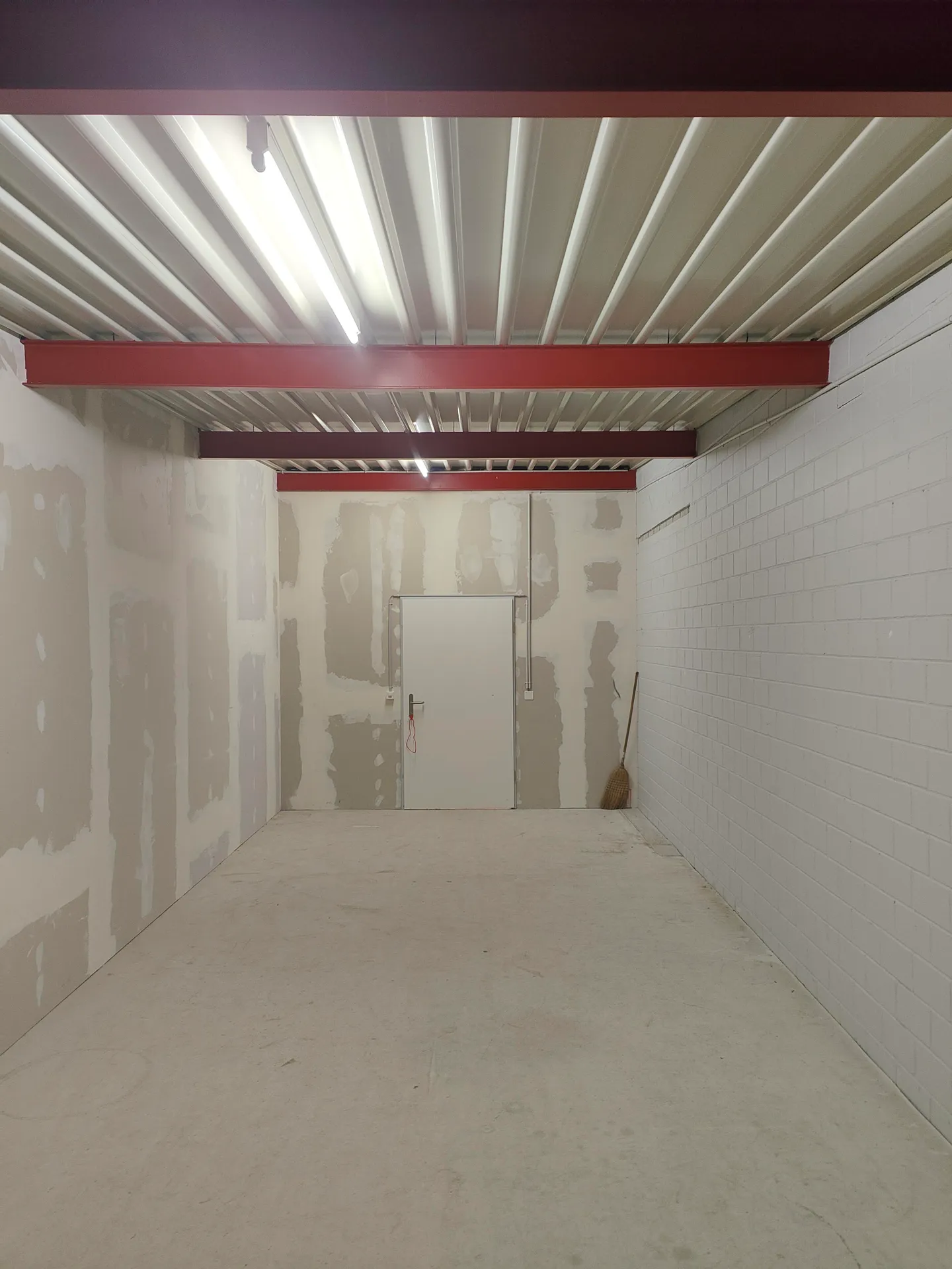 33m2 Storage Room Gretzenbach - Im Grund 9/11 (AVAILABLE FOR SEPTEMBER) - Photo 1 of 12
