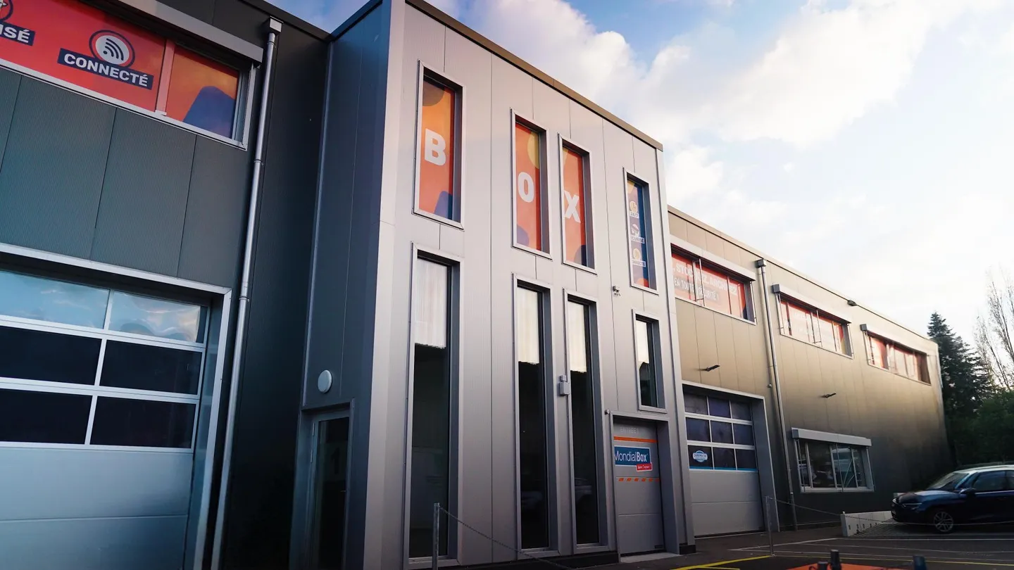 Warehouses (Self-Storage) in Geneva - Photo 1 of 6