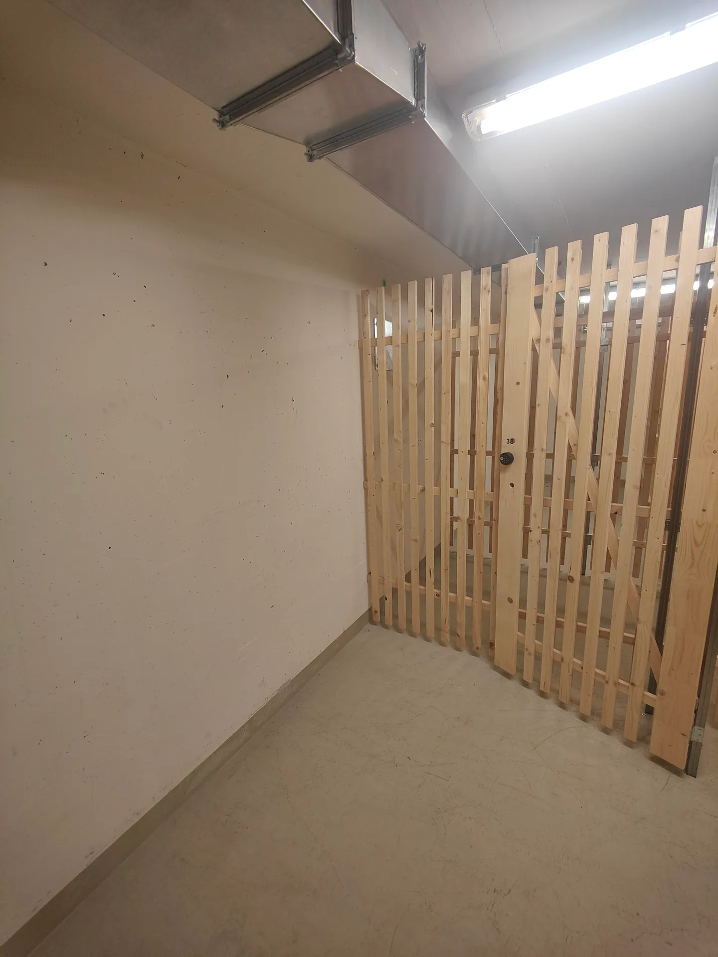 5.4m2 Storage Room Basel - Hochstrasse 16 - Photo 4 of 12