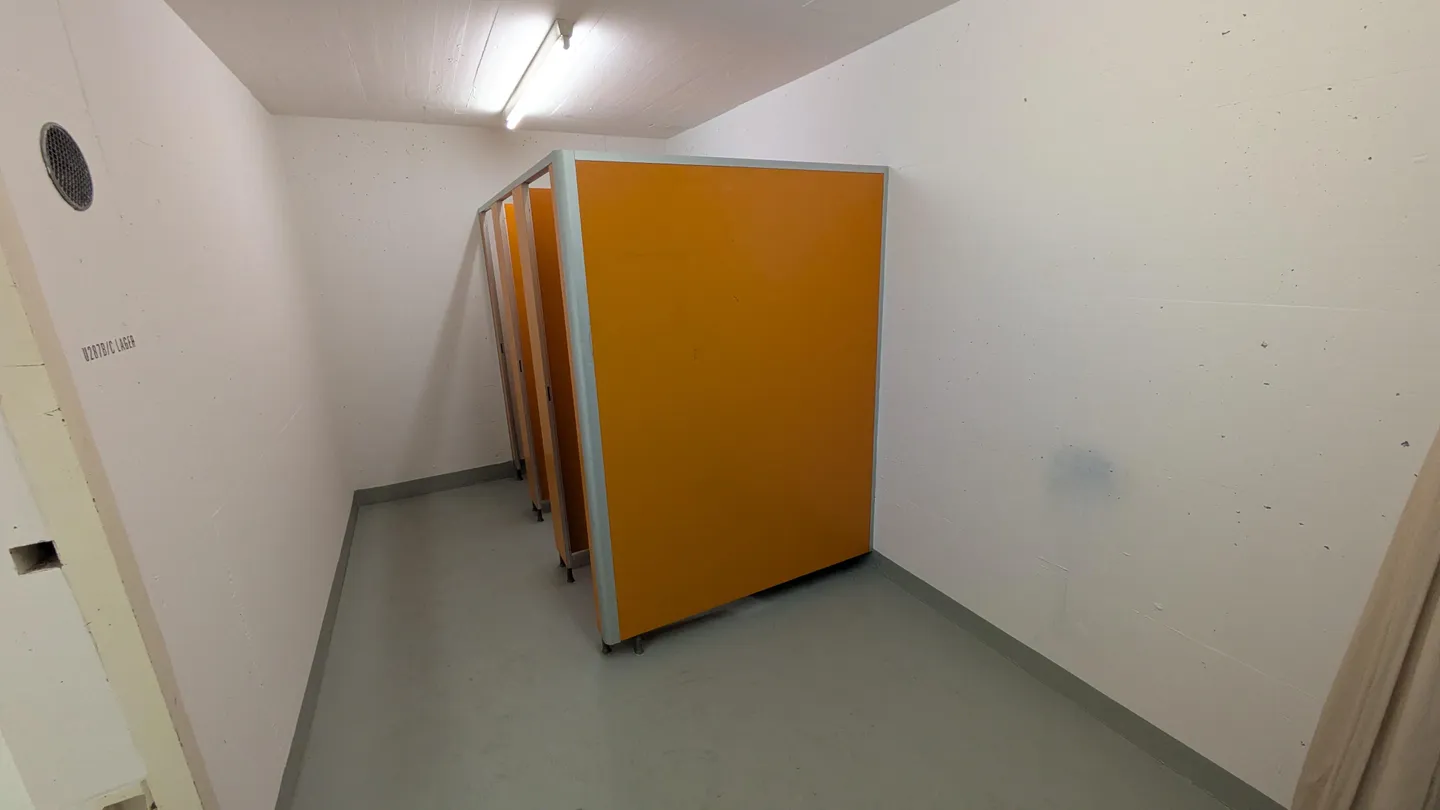 115.0m2 Magazzino Zurigo - Hohlstrasse 552-556 - Foto 1 di 13