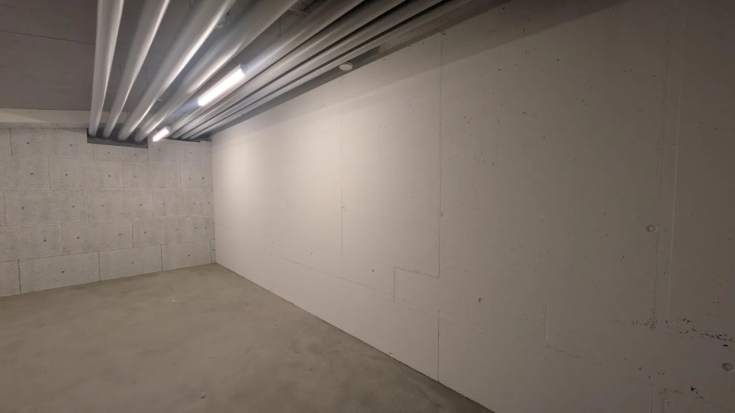 82.5m2 Storage Room Regensdorf - Althardstrasse 52B - Photo 2 of 13