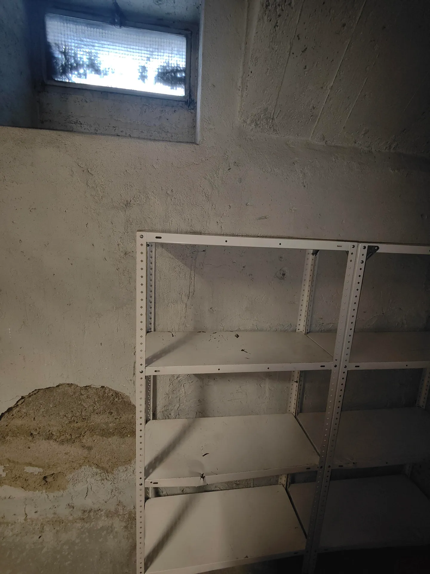 4.82m2 Storage Room Zurich - Badenerstrasse 356 - Photo 2 of 10
