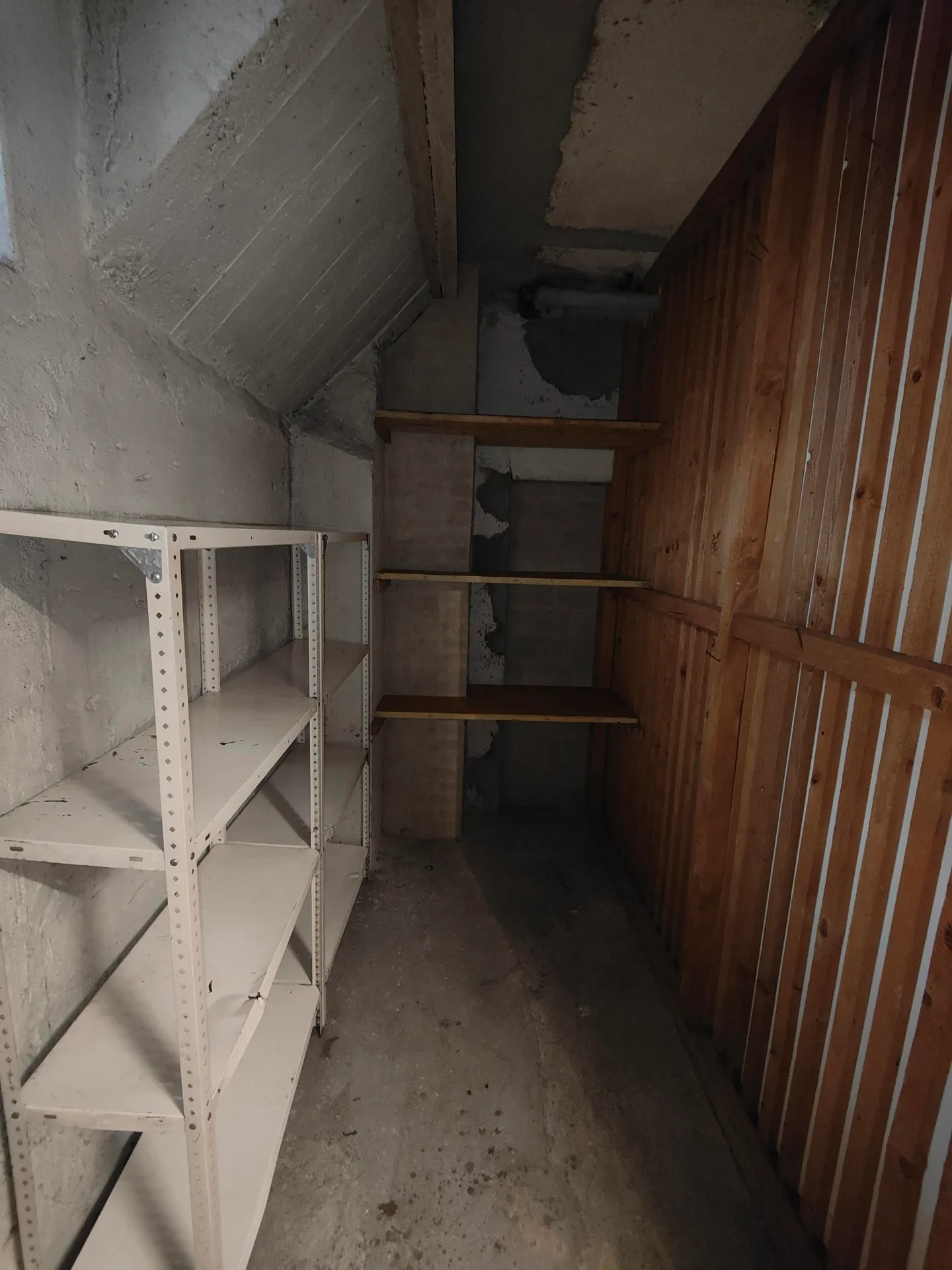 4.82m2 Storage Room Zurich - Badenerstrasse 356 - Photo 4 of 10