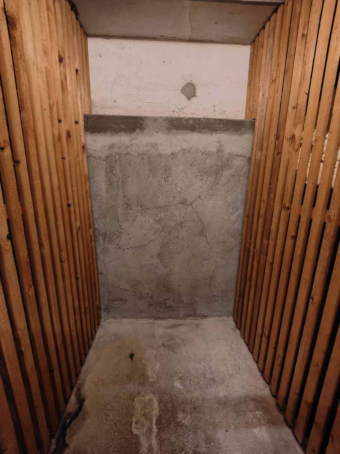 2.6m2 Storage Room Zurich - Badenerstrasse 356 - Photo 1 of 9