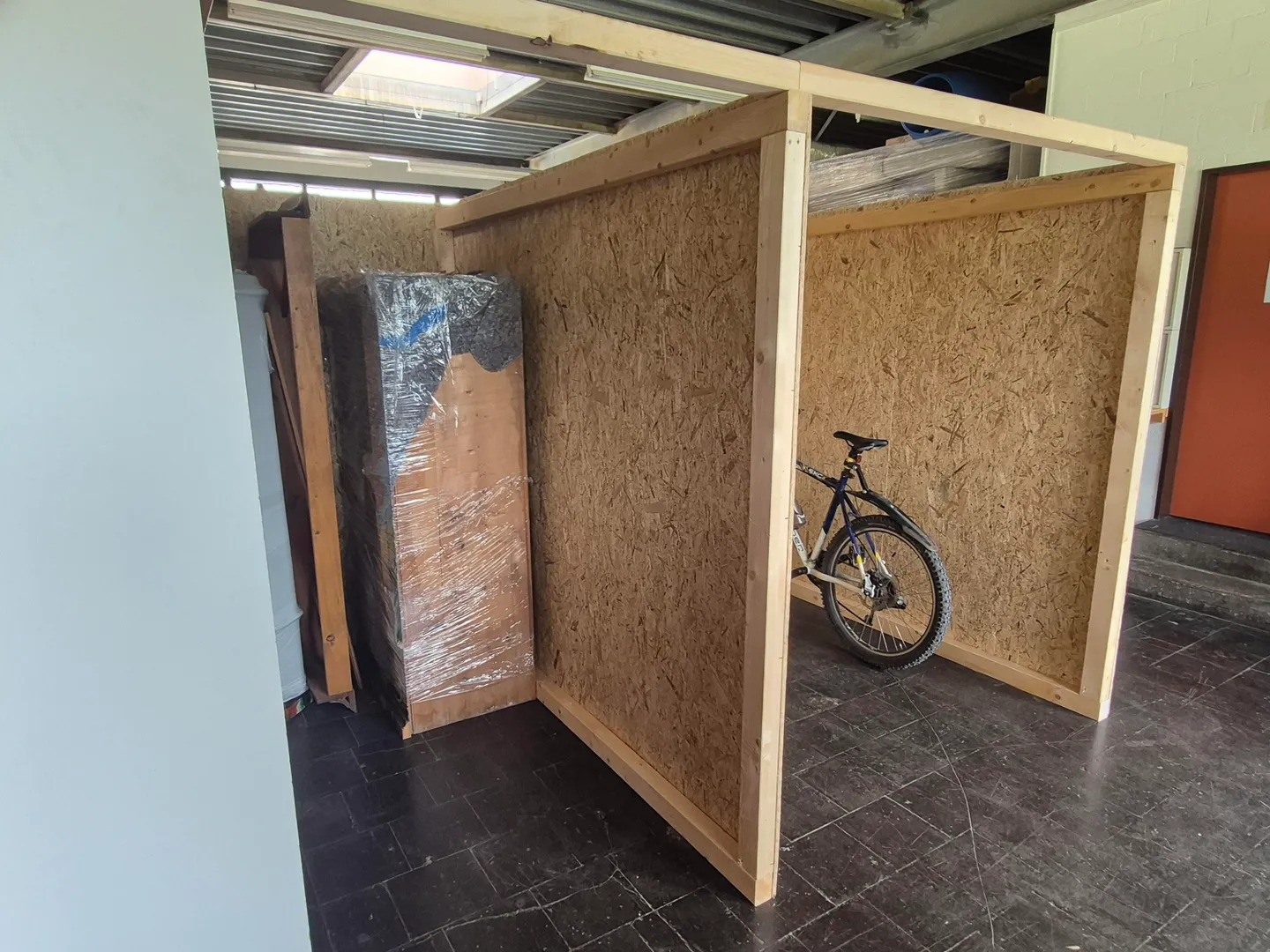 Free Storage Spaces / Boxes (various sizes) - Photo 4 of 4