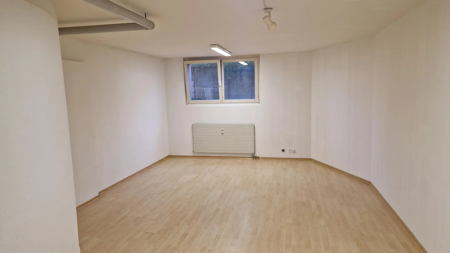 Salle de bricolage dans un endroit calme - Photo 2 sur 3