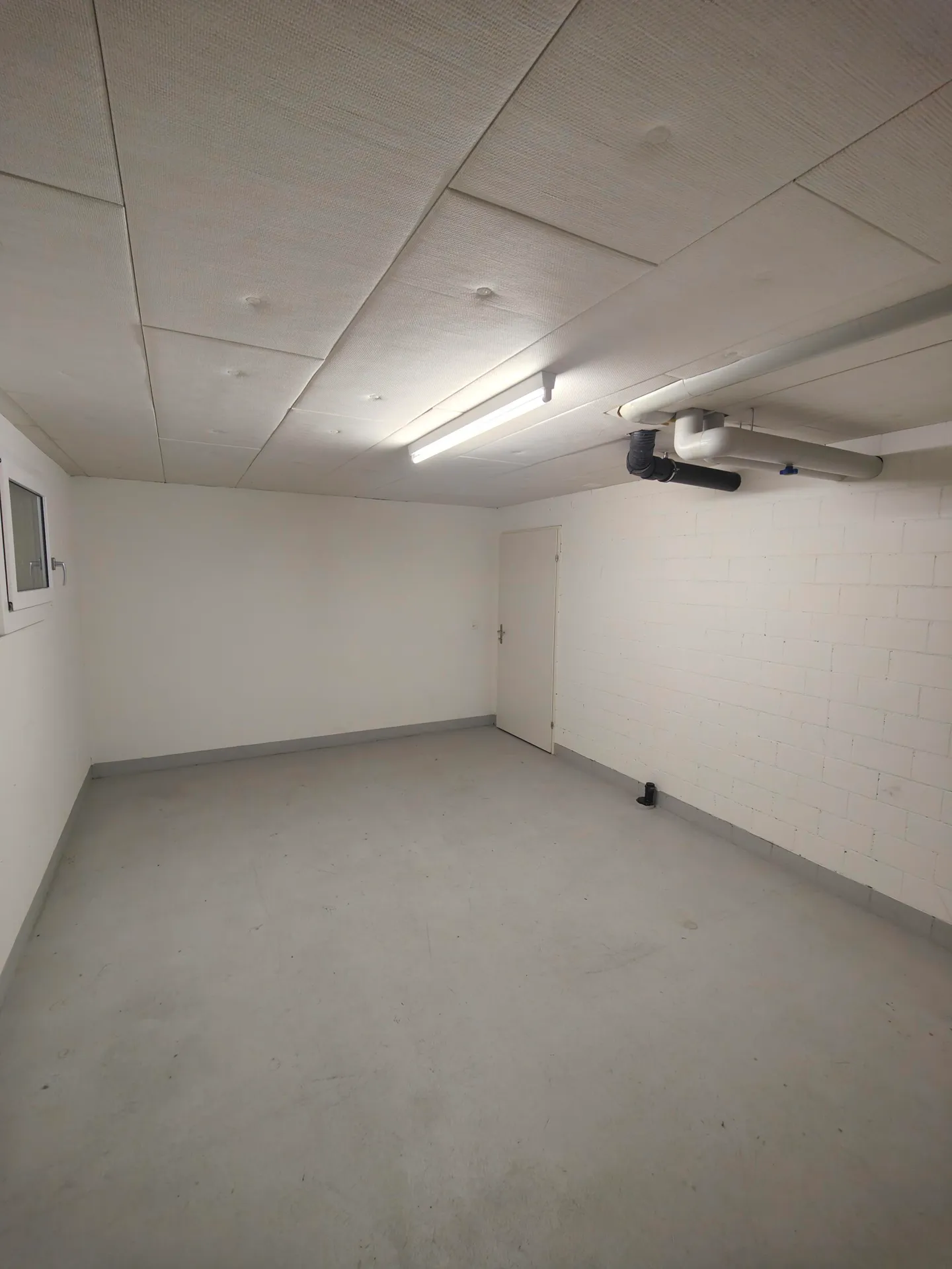 21m2 Storage Room Bülach - Im Rietpark 17 - Photo 1 of 10