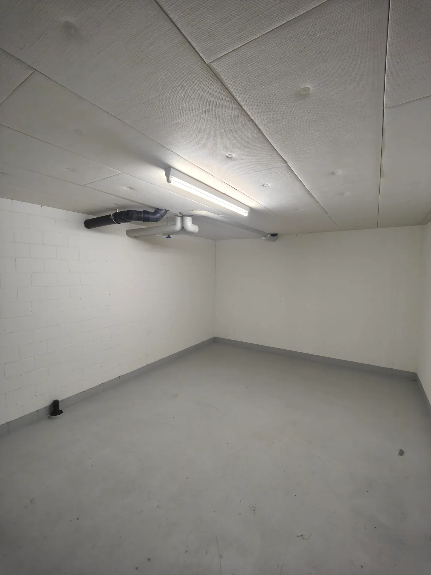 21m2 Storage Room Bülach - Im Rietpark 17 - Photo 2 of 10