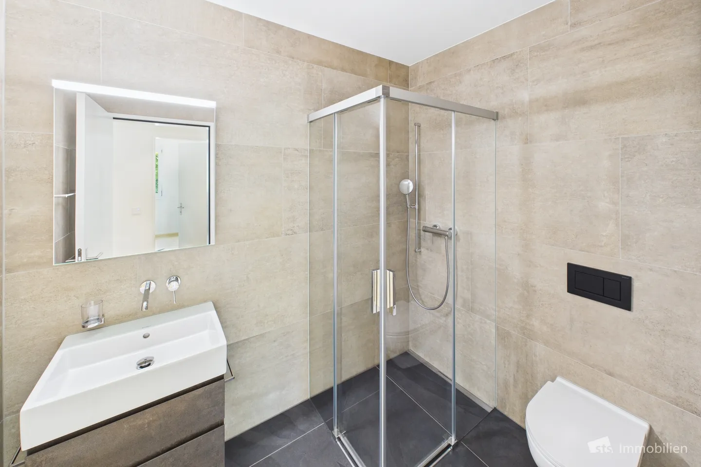 Penthouse moderno con vista lago - Foto 6 di 13