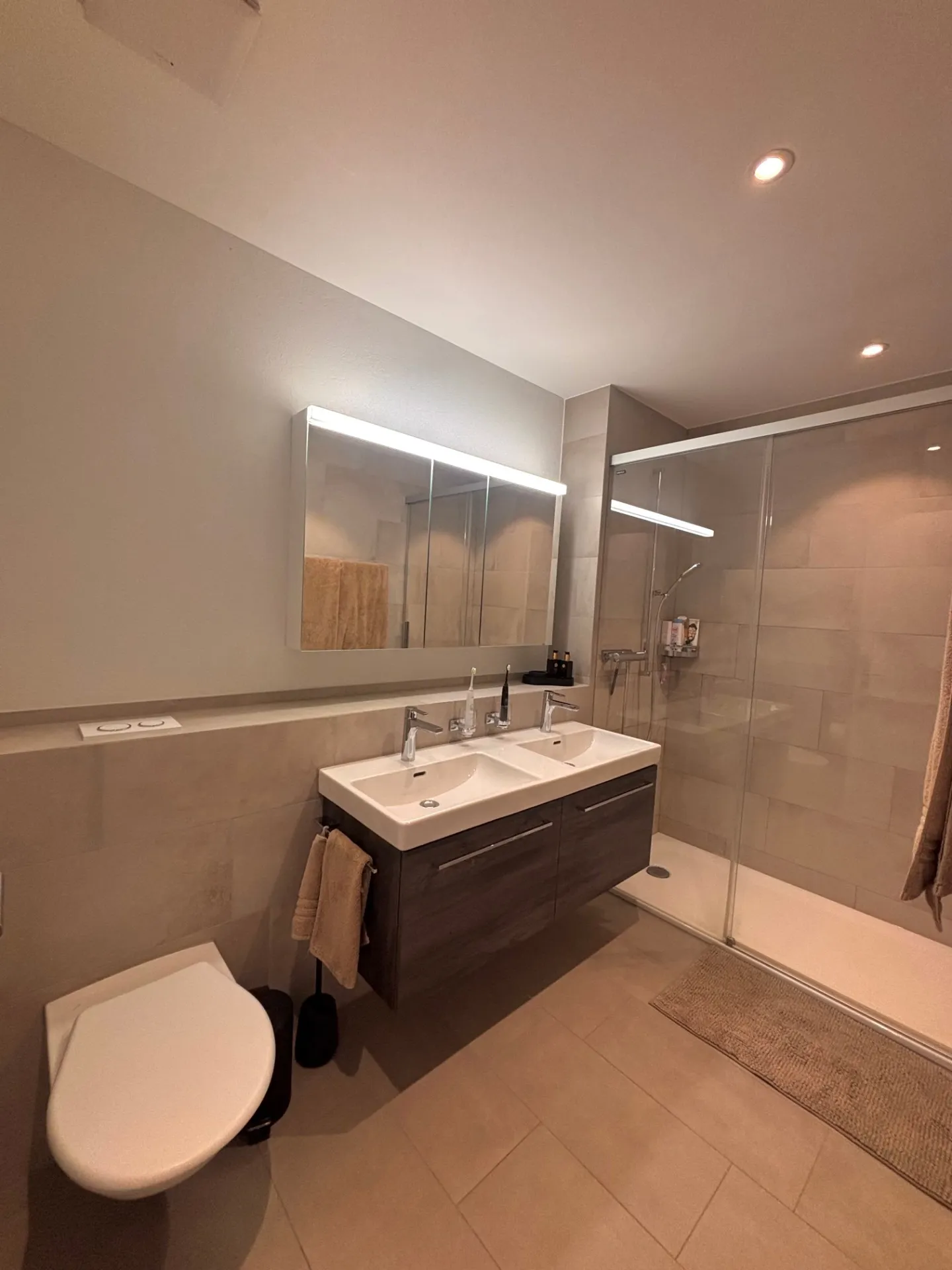 Charmantes Chalet mit Seeblick - Foto 2 von 12