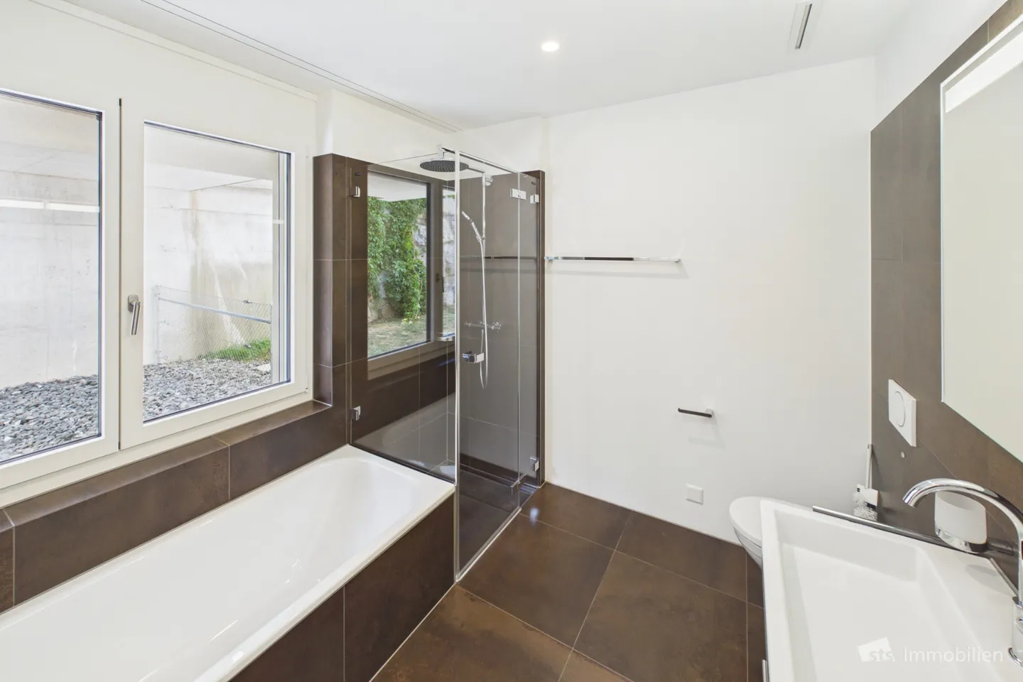 Appartement 3.5 pièces avec vue imprenable sur le lac de Zoug - Photo 5 sur 9