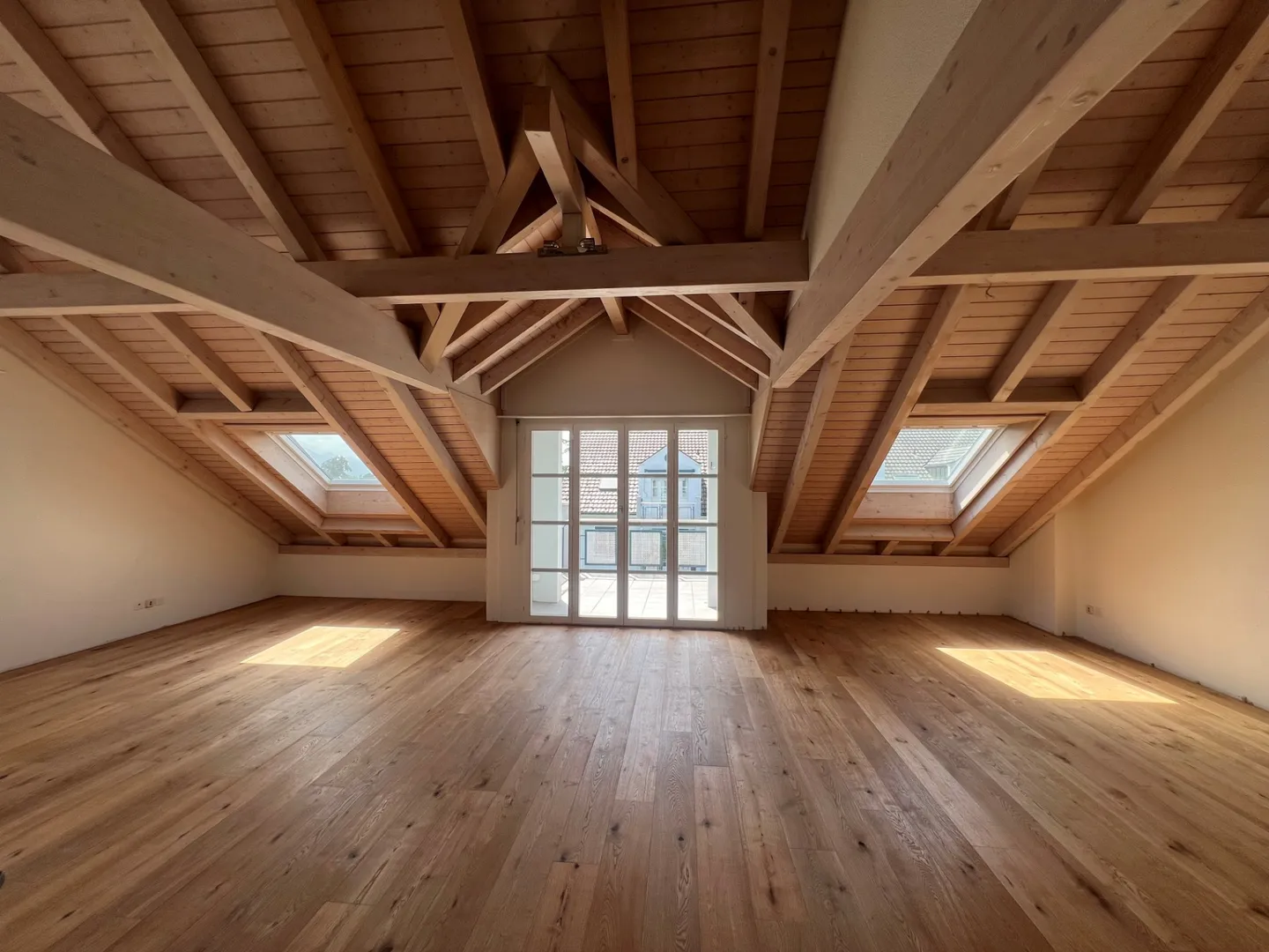 Vivere spazioso con comfort - 128 m² di superficie abitabile nel cuore di Inwil - Foto 2 di 13
