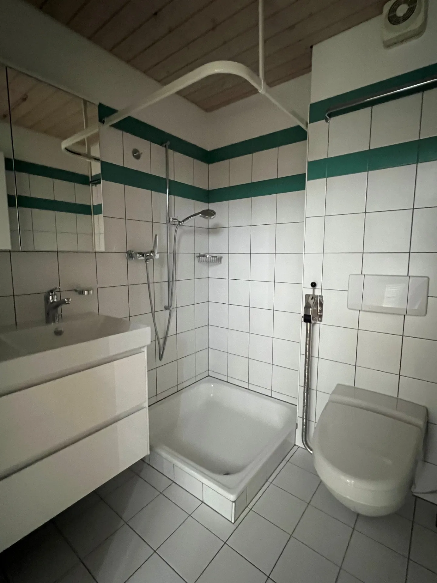 Vivere spazioso con comfort - 128 m² di superficie abitabile nel cuore di Inwil - Foto 10 di 13