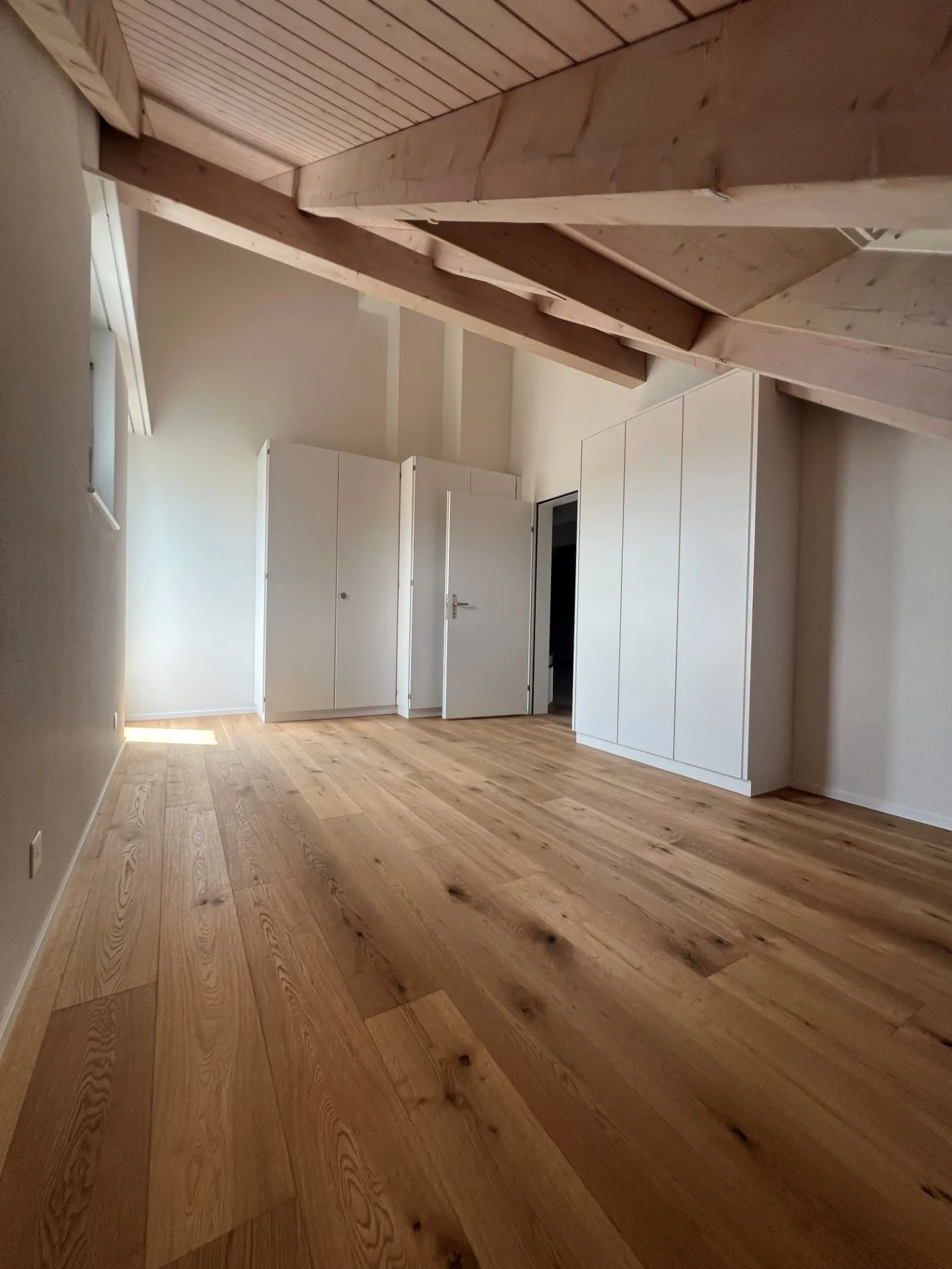 Vivere spazioso con comfort - 128 m² di superficie abitabile nel cuore di Inwil - Foto 5 di 13