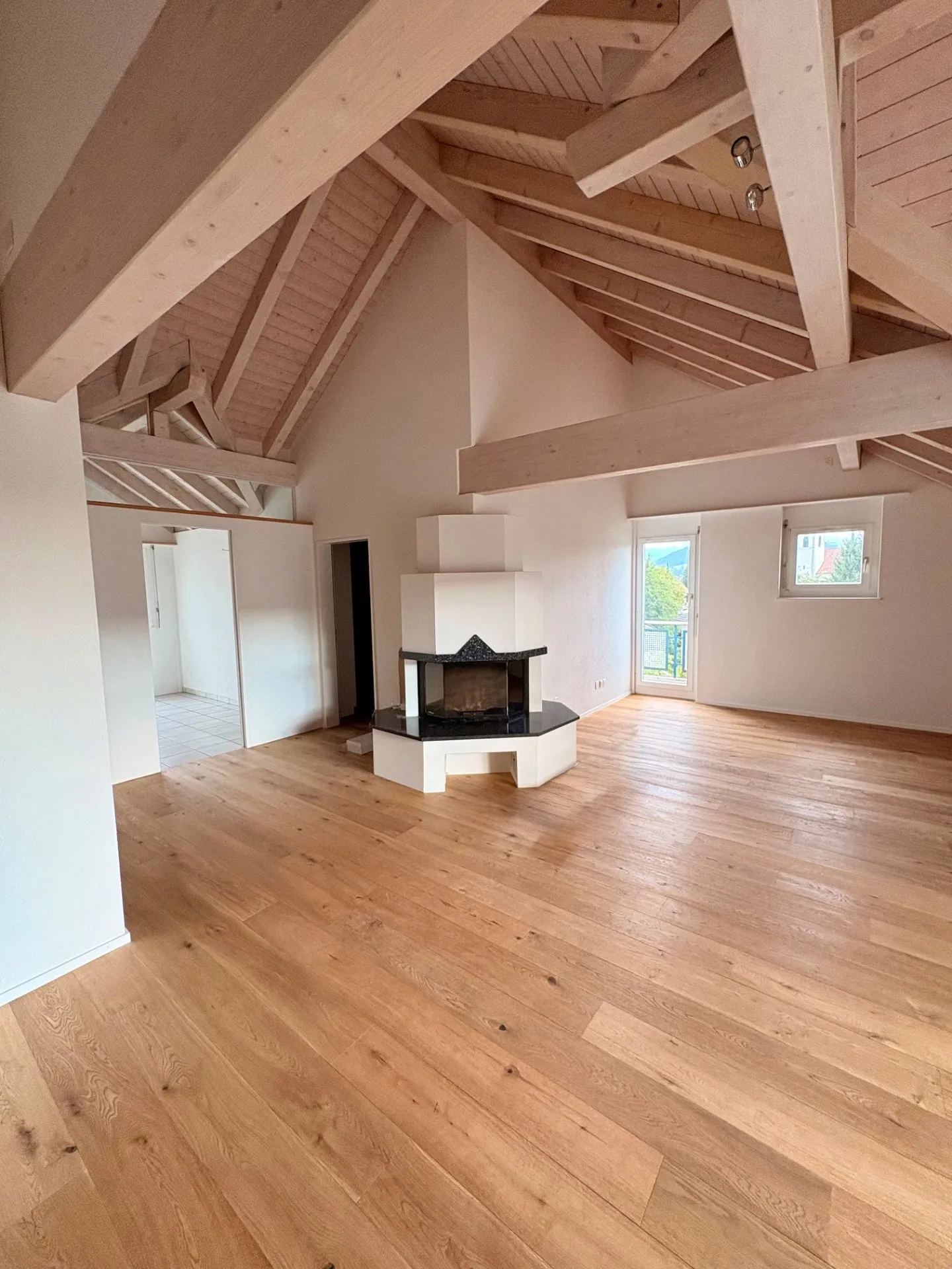 Vivere spazioso con comfort - 128 m² di superficie abitabile nel cuore di Inwil - Foto 3 di 13