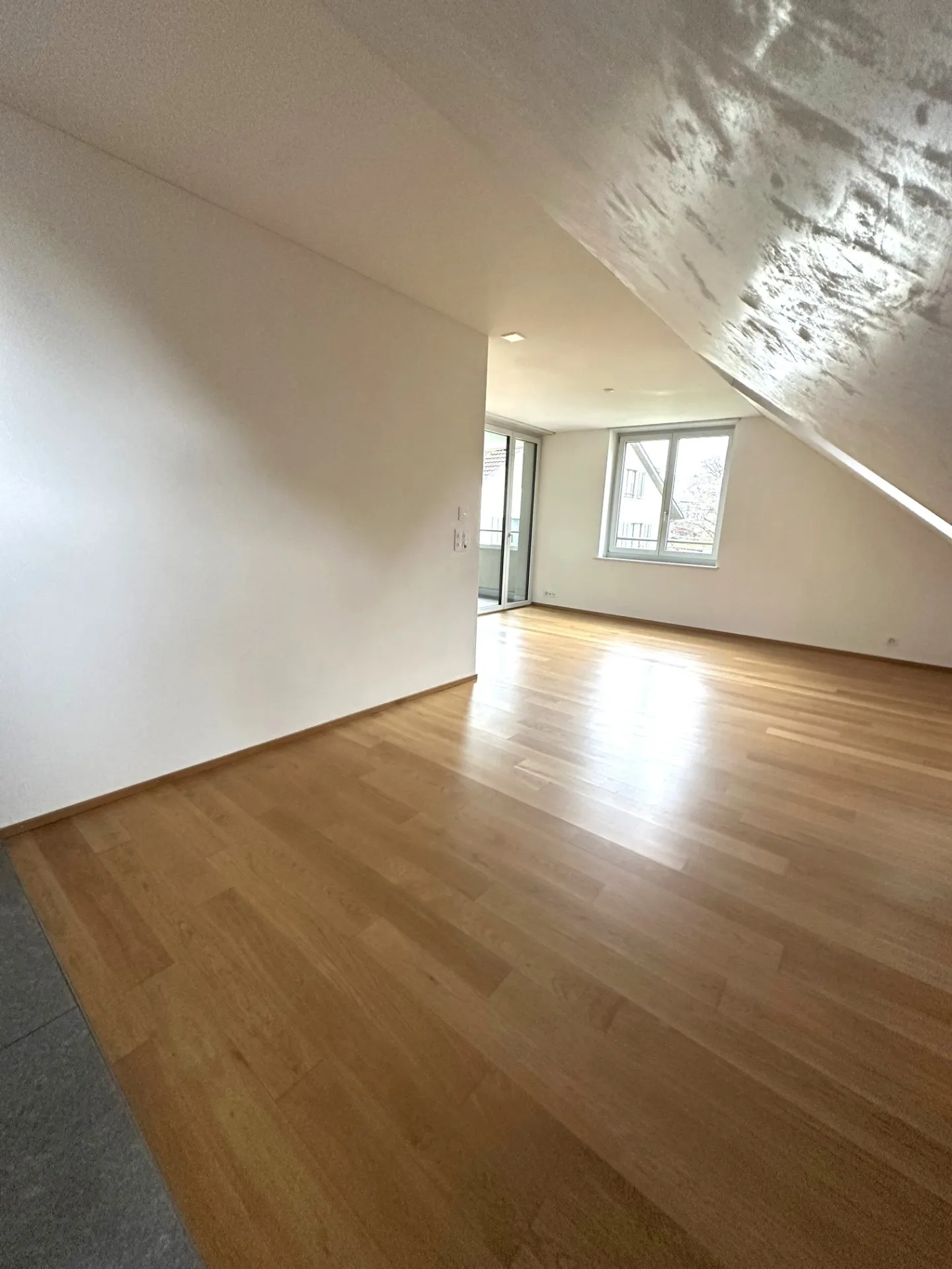 Charmante Maisonette in Uerzlikon - Foto 3 von 9
