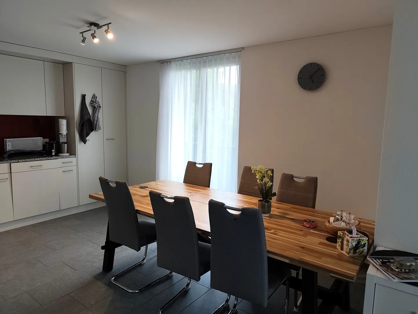 Charmante Wohnung in Uerzlikon - Foto 2 von 8