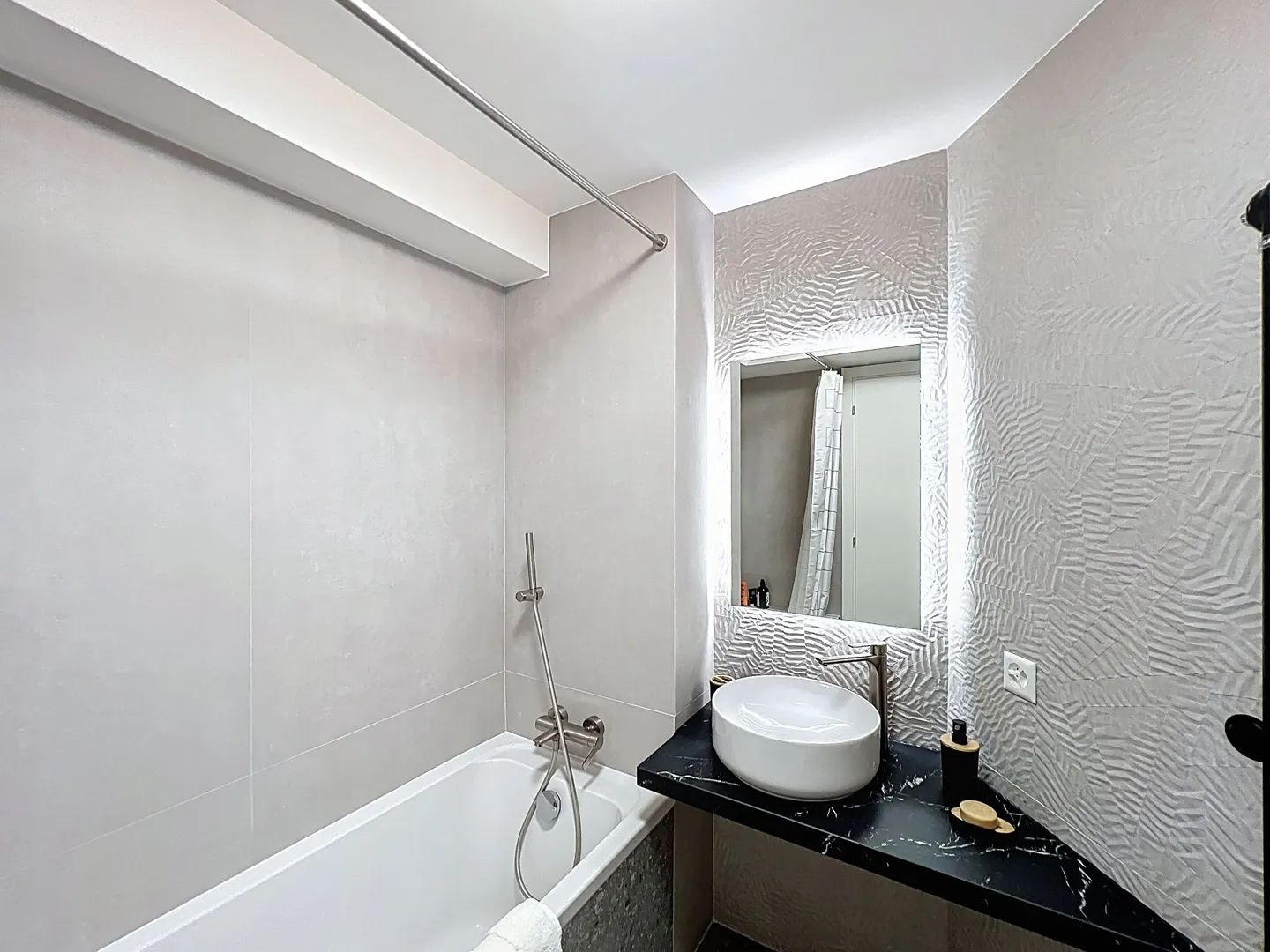 Lumineux appartement de 4,5 pièces en plein centre de Crans-Montana - Foto 7 di 12
