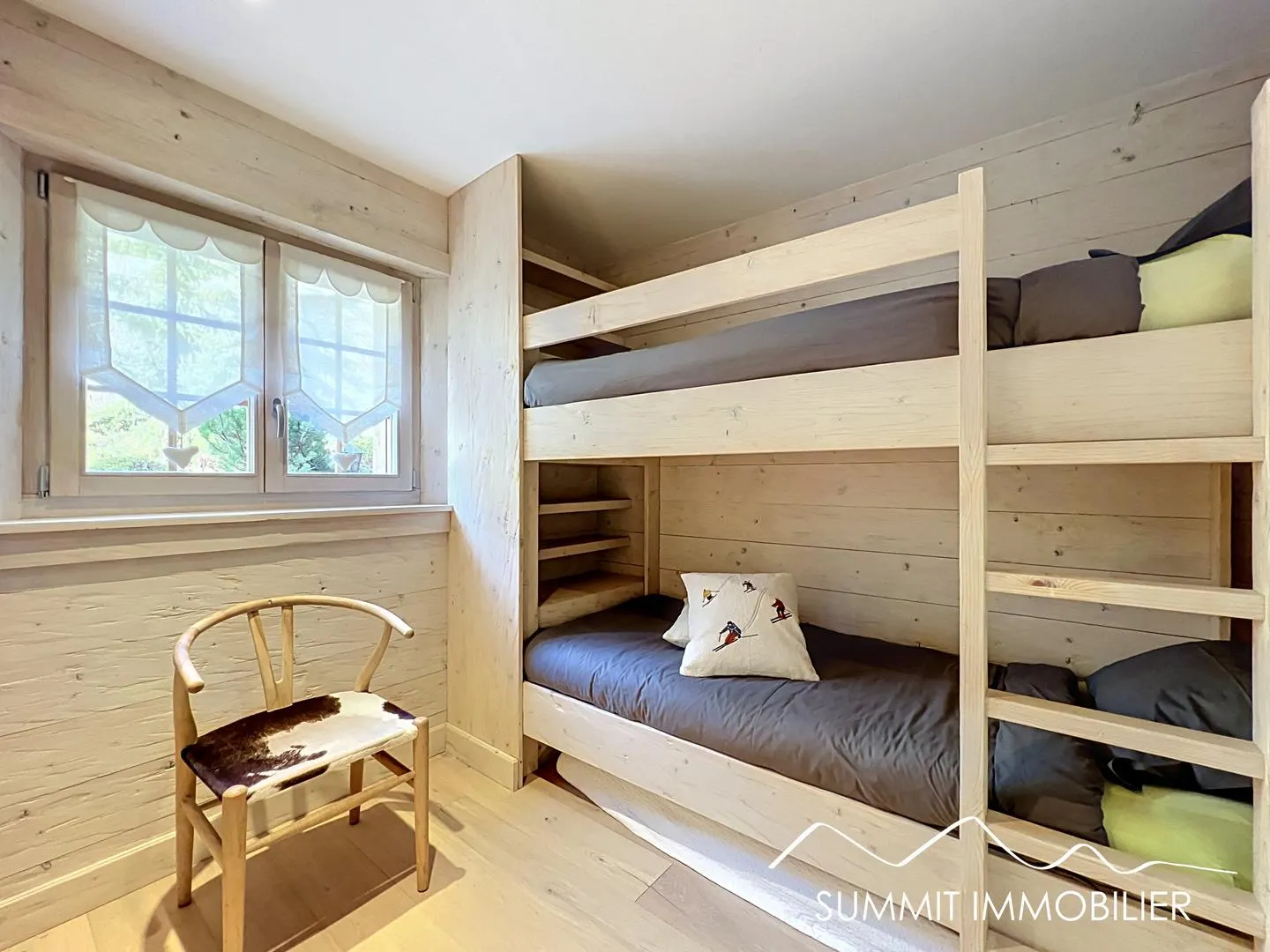 Hameau du Vieux Tilleul - Magnificent chalet with ski-in/ski-out access in Crans-Montana - Photo 11 of 13
