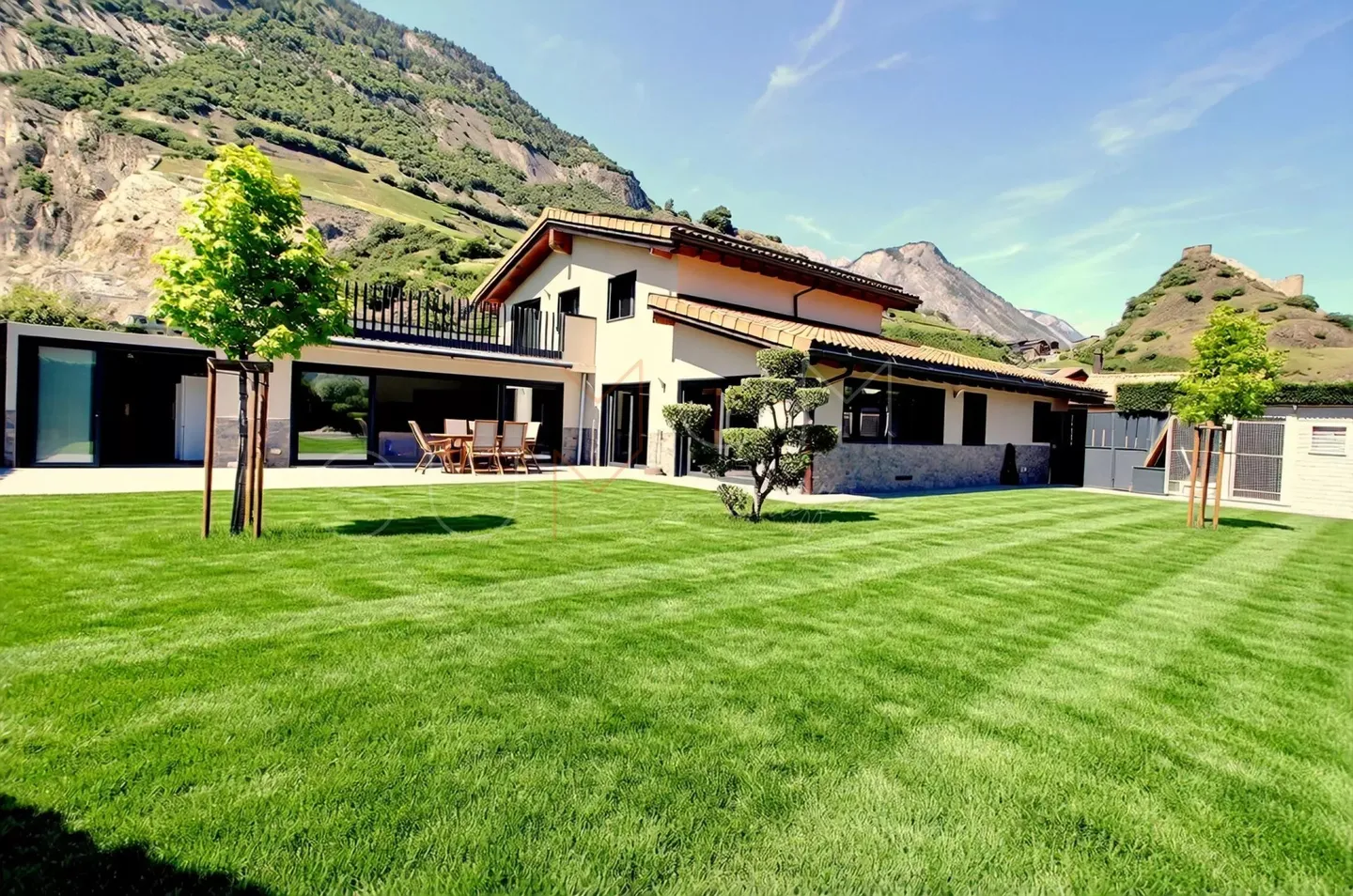 Exceptional Individual Villa - Saillon - Photo 1 of 13