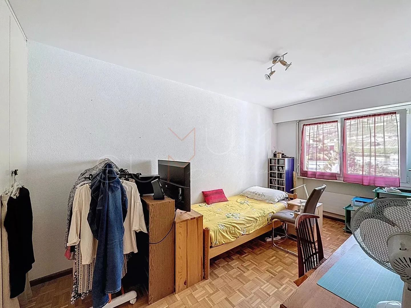 Da Cogliere: Appartamento Luminoso di 4.5 Stanze con Vista Libera - Opportunità di Investimento - Foto 7 di 10