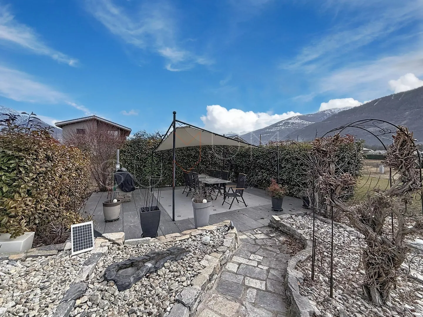 Villa Ardon con piscina su 1.500 m² - Foto 5 di 13