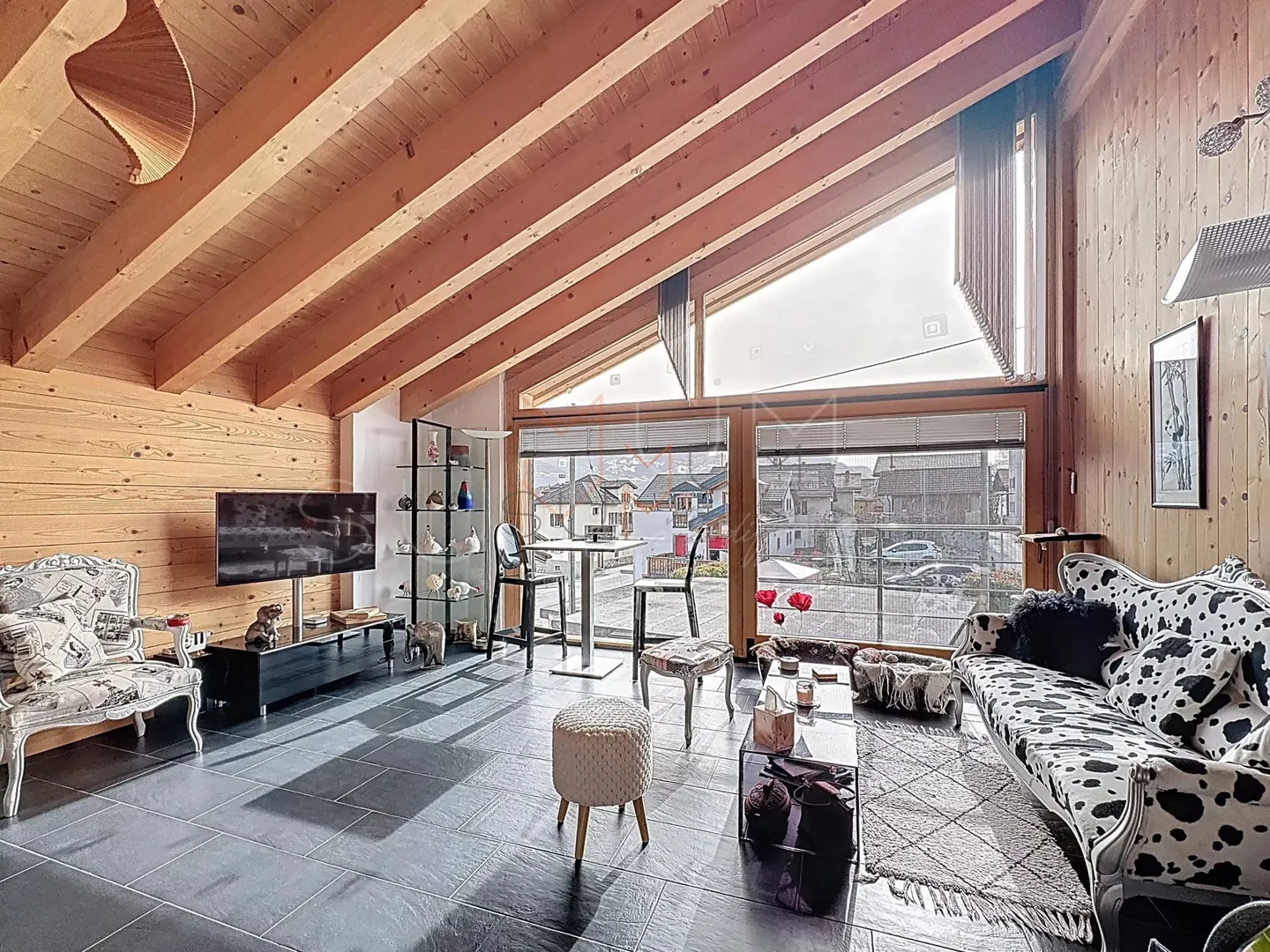 Somptueuse grange rénovée de 2 appartements à Savièse - Photo 1 of 13