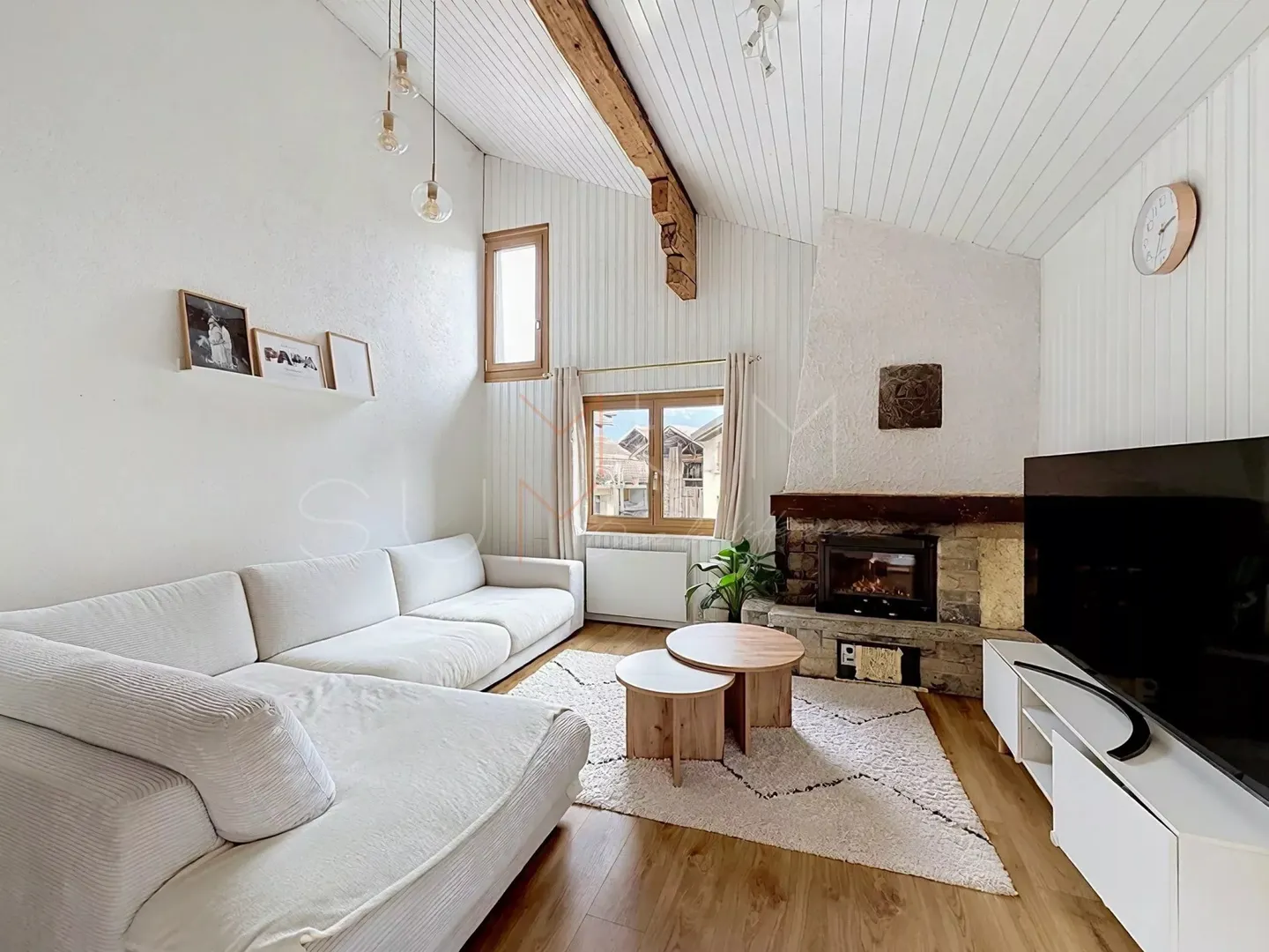 Charm of 1836 and modern comfort renovated house in Savièse - Photo 2 of 13