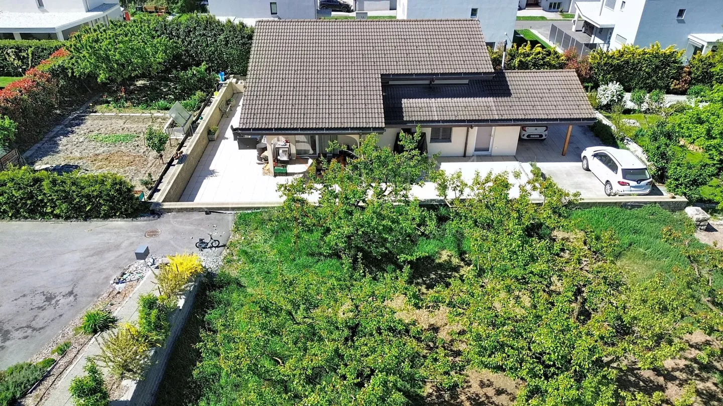 5 min de Sion Parcelle 1'200 m² avec potentiel + grande terrasse - Photo 1 of 13