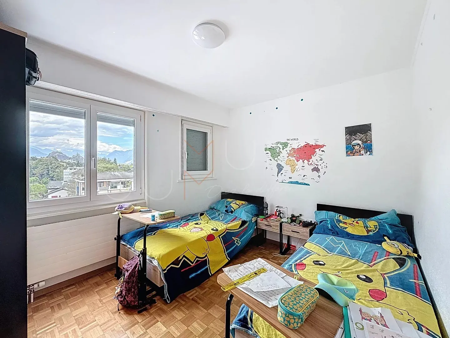 Opportunità di Investimento: Appartamento Luminoso di 4.5 Stanze con Balcone e Vista Libera - Foto 8 di 12