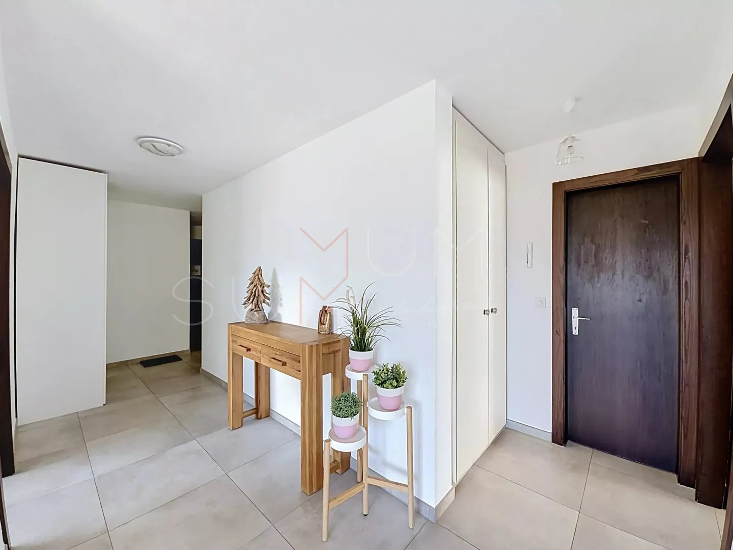 Appartement rénové avec jardin - Photo 5 sur 13