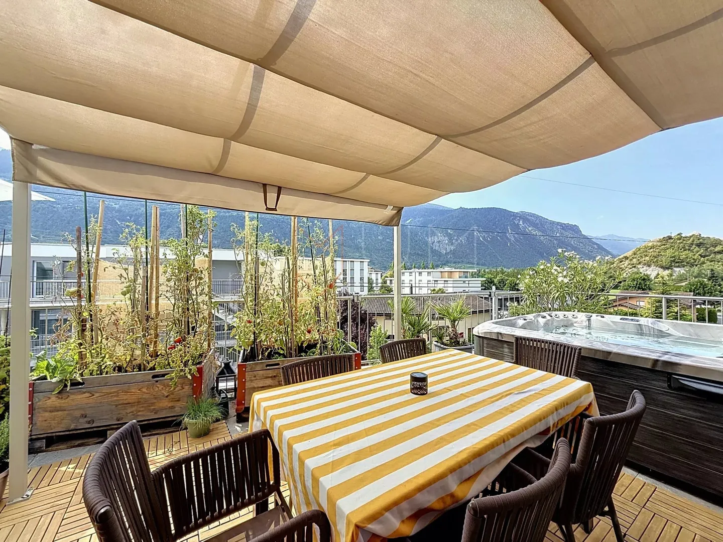 Attique meublé 120 m² + terrasse 67 m² - Photo 3 sur 9