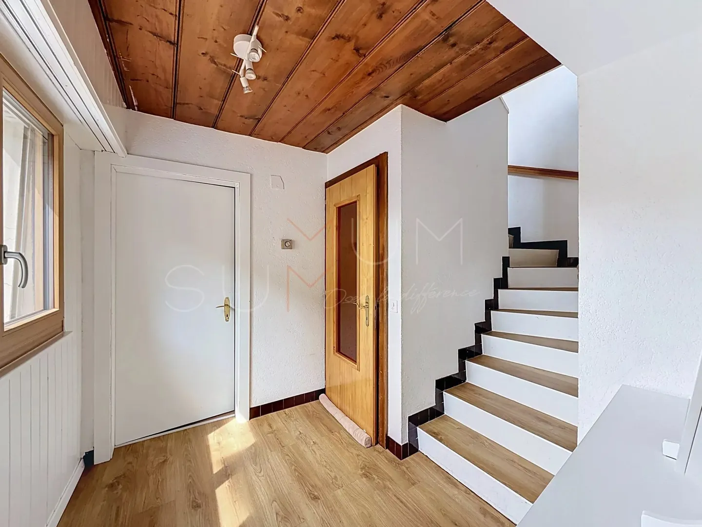 Charm of 1836 and modern comfort renovated house in Savièse - Photo 5 of 13