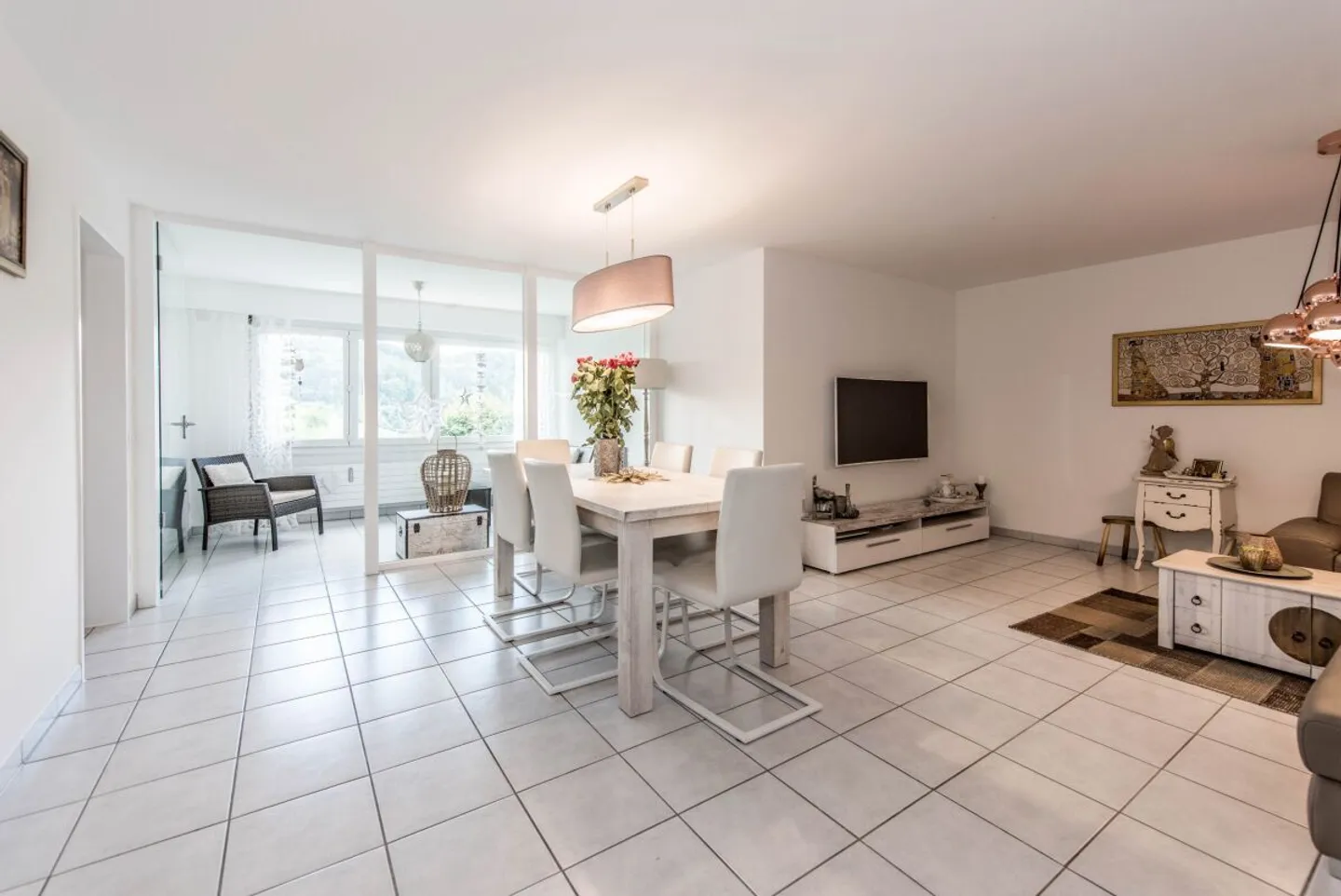 Appartement familial spacieux de 5,5 pièces dans le quartier prisé de Bruggeregg - Photo 1 sur 13