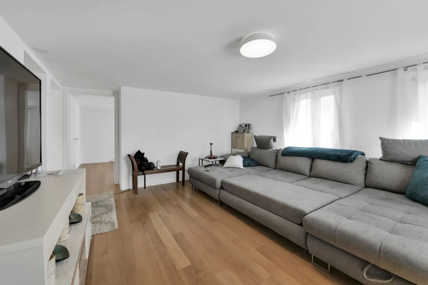 Bright and friendly 3.5 room apartment in the center of Flawil - Photo 8 of 13