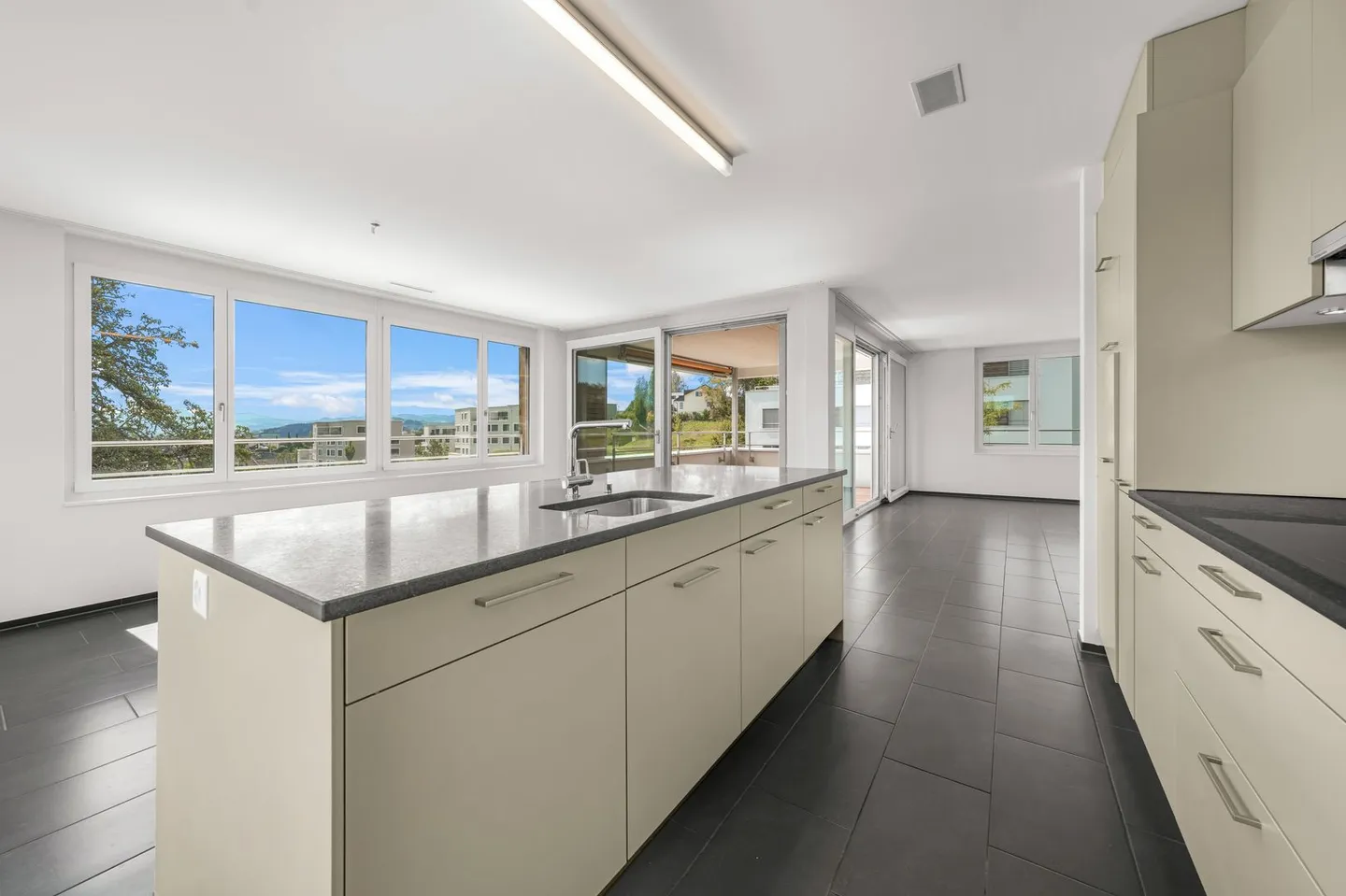 Geräumige Familienwohnung mit Aussicht - Foto 4 von 13