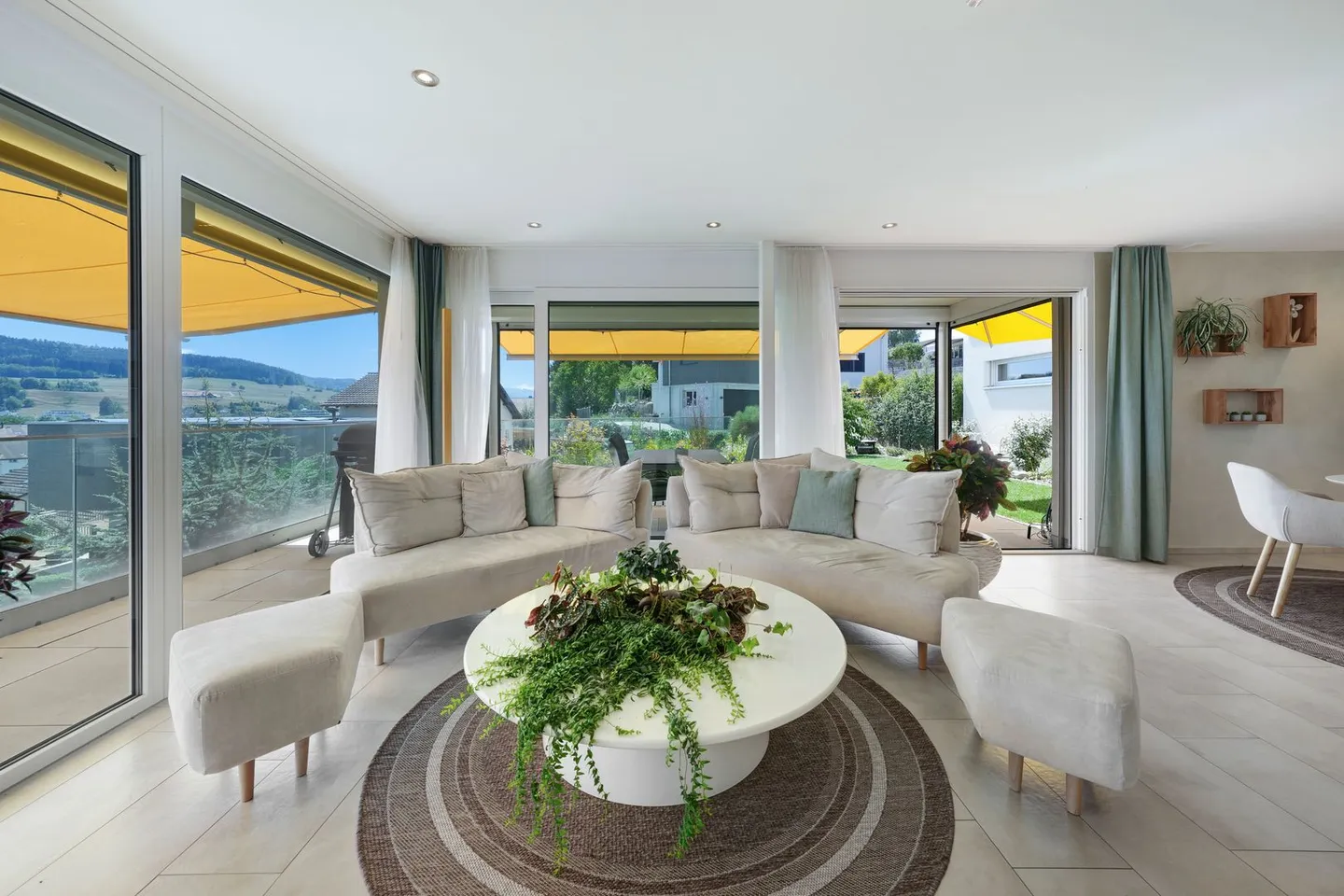 Appartamento giardino soleggiato con giardino e vista unici - Foto 4 di 13