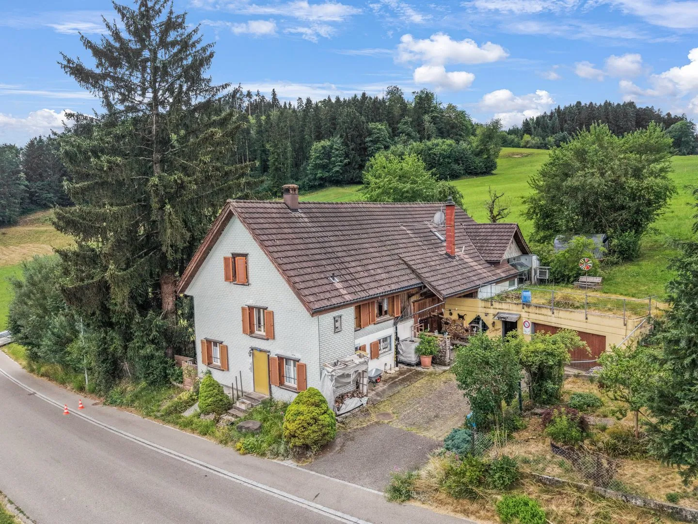Charmantes Bauernhaus mit zwei Wohneinheiten an idyllischer Alleinlage in Oberwangen (Dussnang) - Photo 5 of 13