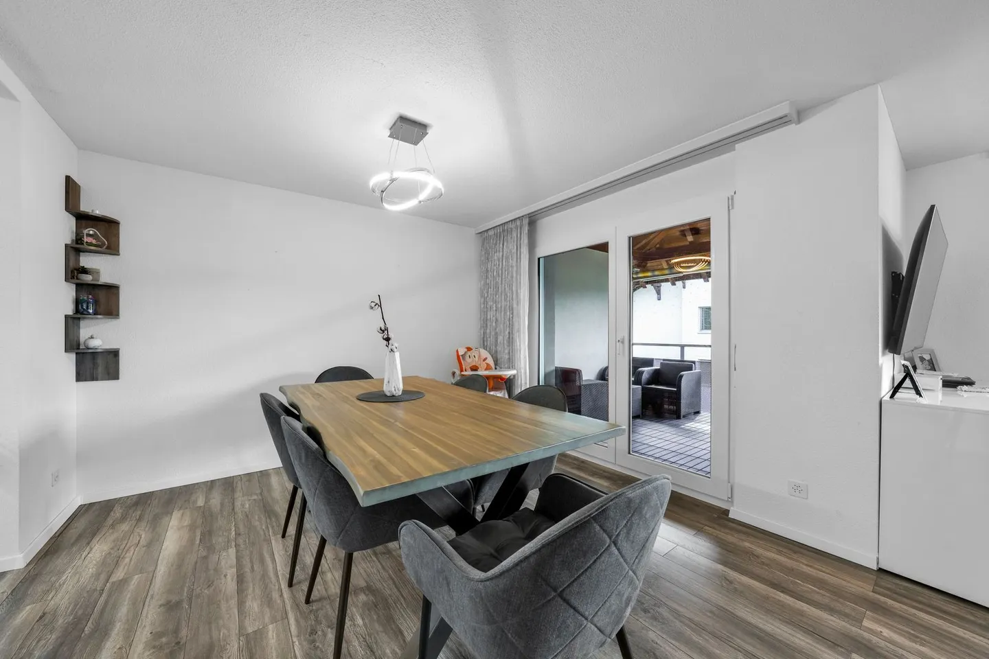 Il tuo sogno di possedere una casa - attraente, modernizzato e adatto alle famiglie a Oberuzwil - Foto 5 di 13